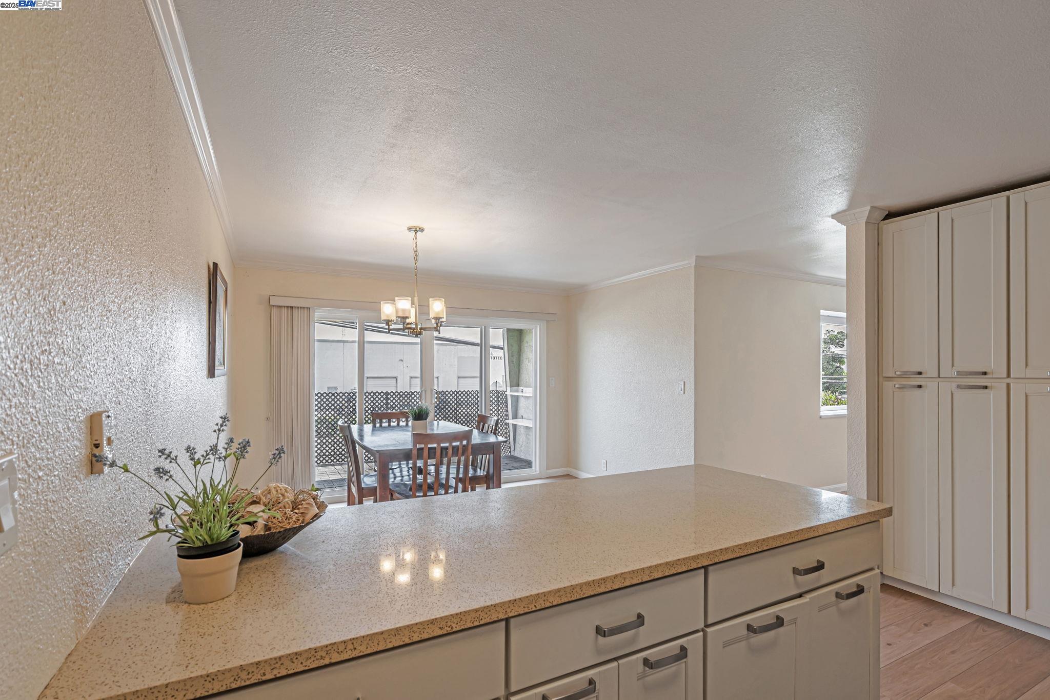 Detail Gallery Image 7 of 42 For 14015 Doolittle Drive, San Leandro,  CA 94577 - 2 Beds | 2 Baths