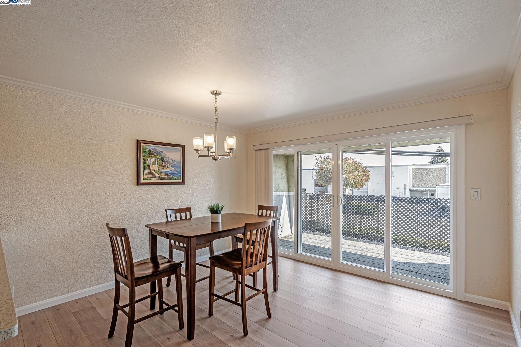 Detail Gallery Image 10 of 42 For 14015 Doolittle Drive, San Leandro,  CA 94577 - 2 Beds | 2 Baths