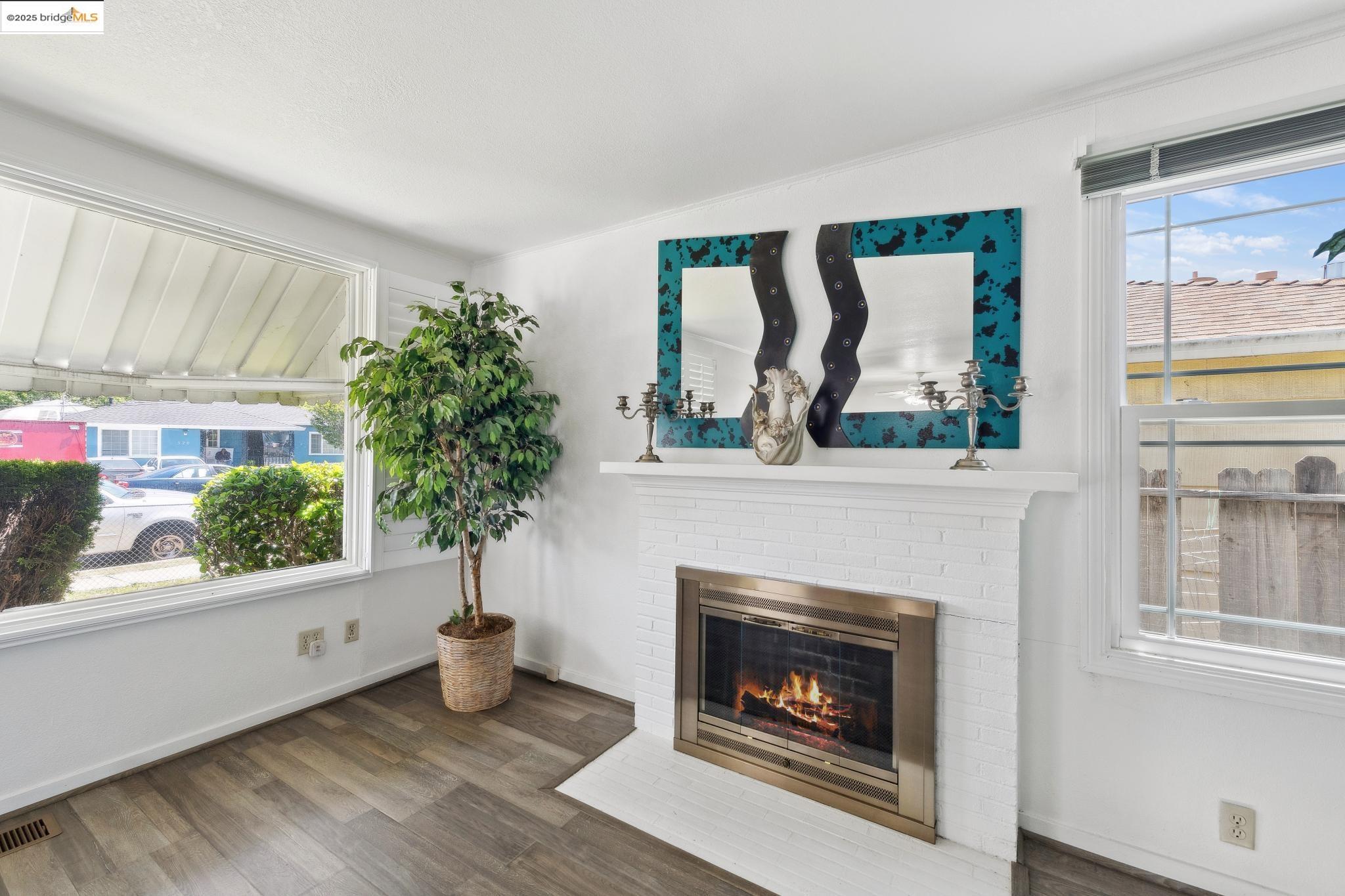 Detail Gallery Image 13 of 51 For 527 Capistrano Dr, Oakland,  CA 94603 - 3 Beds | 1 Baths