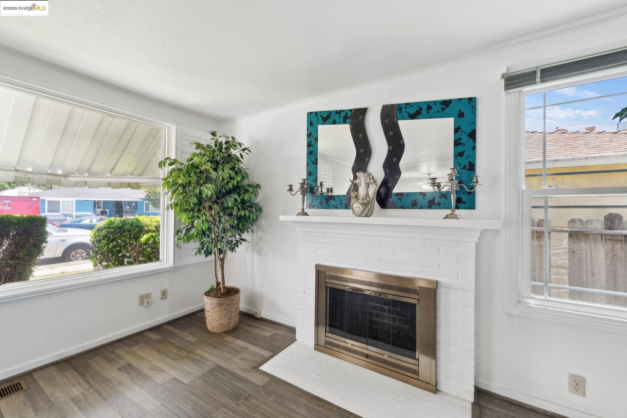 Detail Gallery Image 14 of 51 For 527 Capistrano Dr, Oakland,  CA 94603 - 3 Beds | 1 Baths