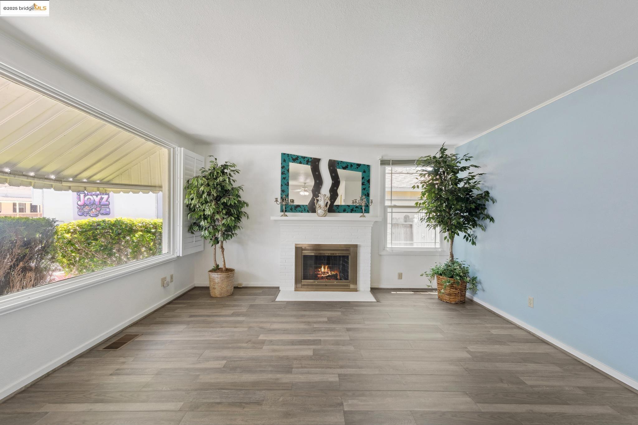 Detail Gallery Image 15 of 51 For 527 Capistrano Dr, Oakland,  CA 94603 - 3 Beds | 1 Baths