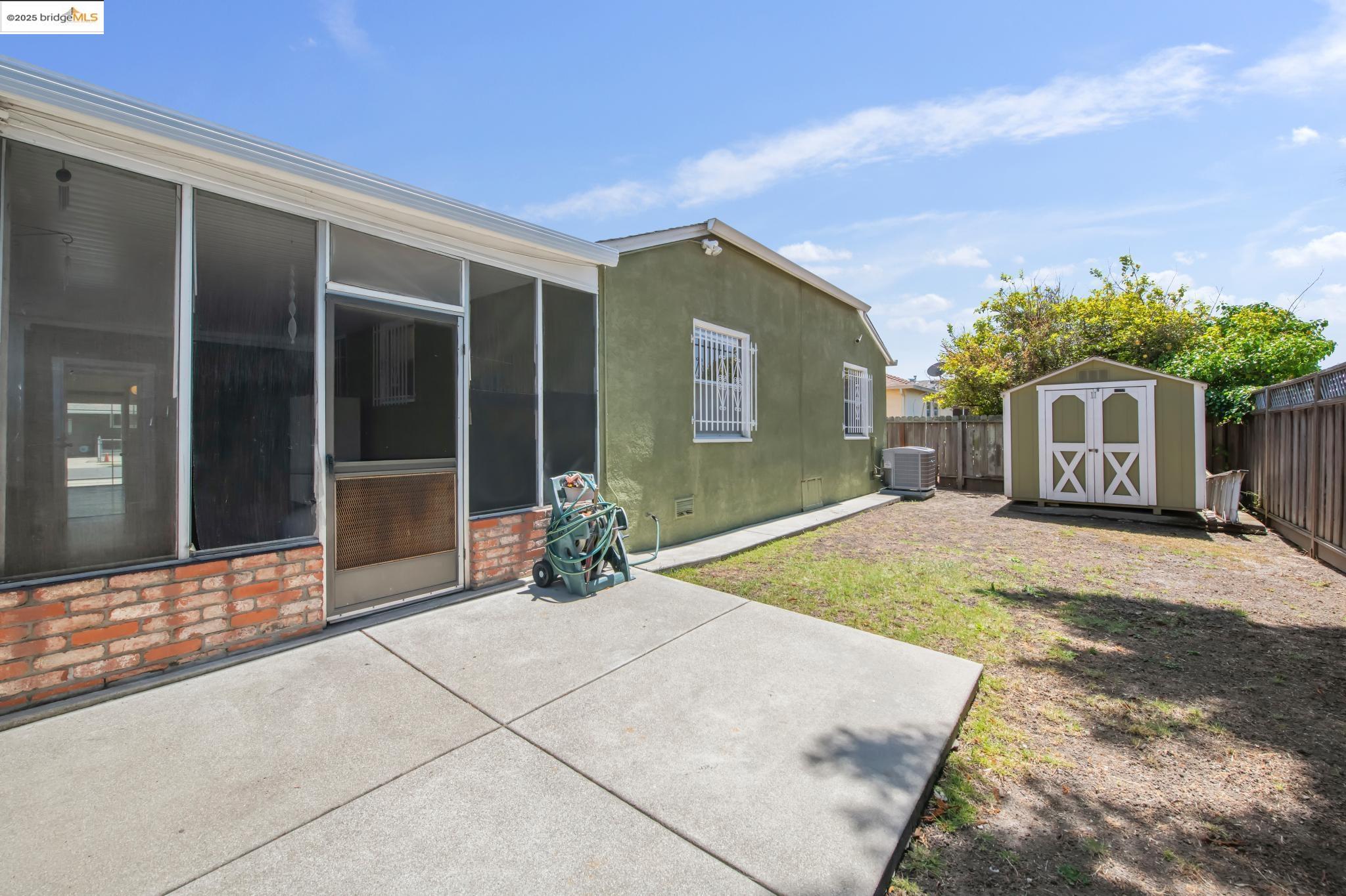 Detail Gallery Image 47 of 51 For 527 Capistrano Dr, Oakland,  CA 94603 - 3 Beds | 1 Baths