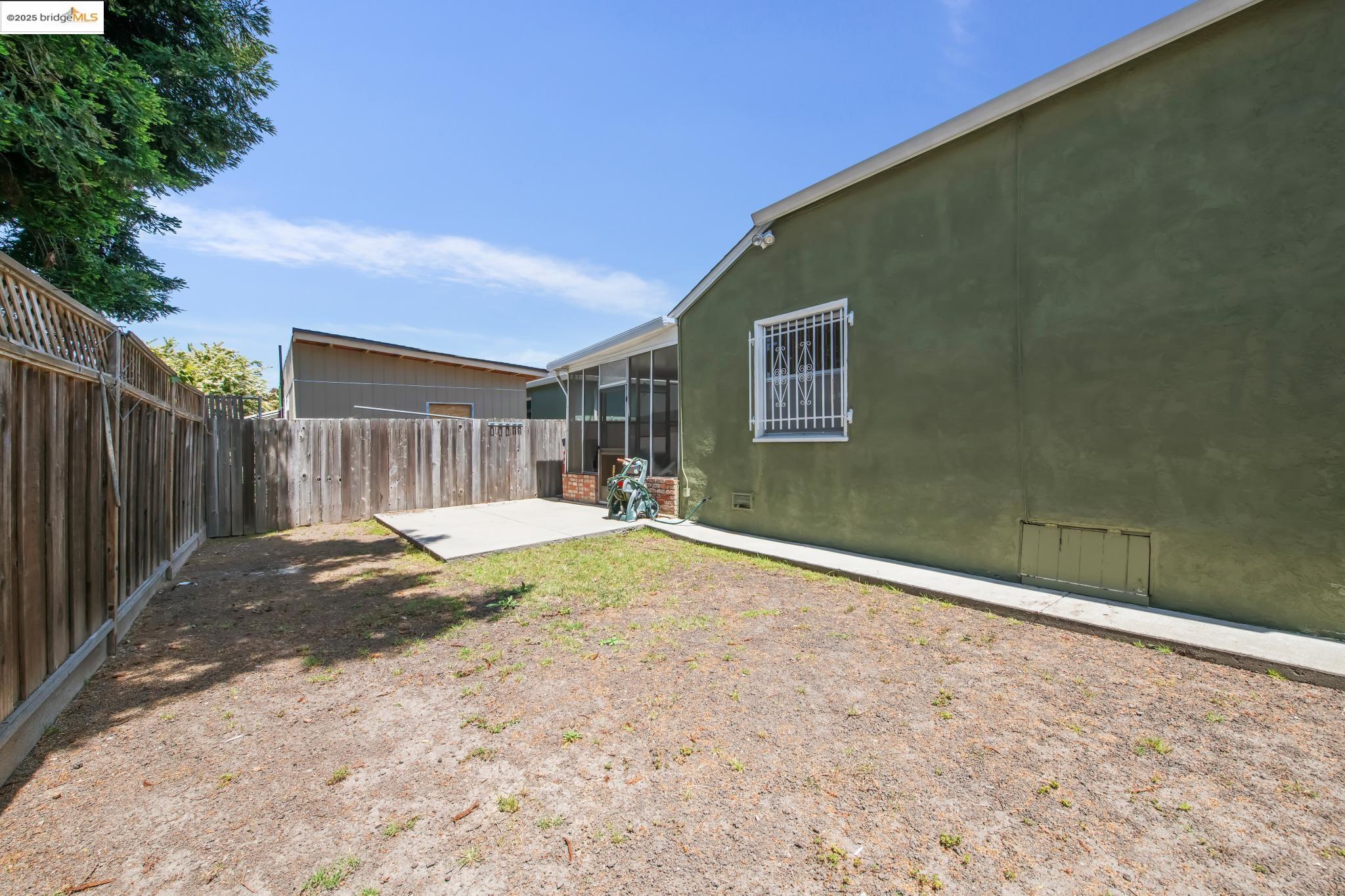 Detail Gallery Image 49 of 51 For 527 Capistrano Dr, Oakland,  CA 94603 - 3 Beds | 1 Baths