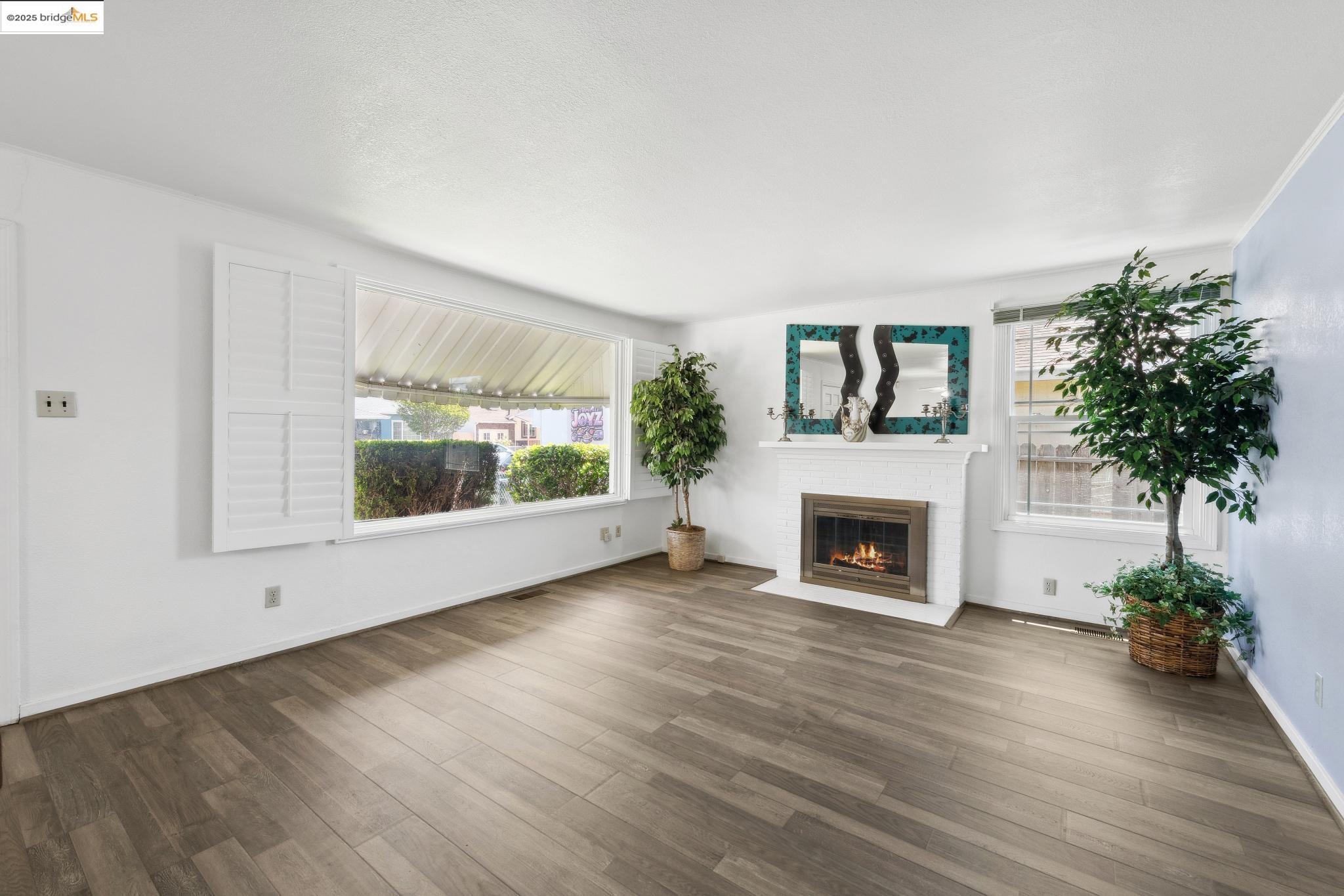 Detail Gallery Image 8 of 51 For 527 Capistrano Dr, Oakland,  CA 94603 - 3 Beds | 1 Baths