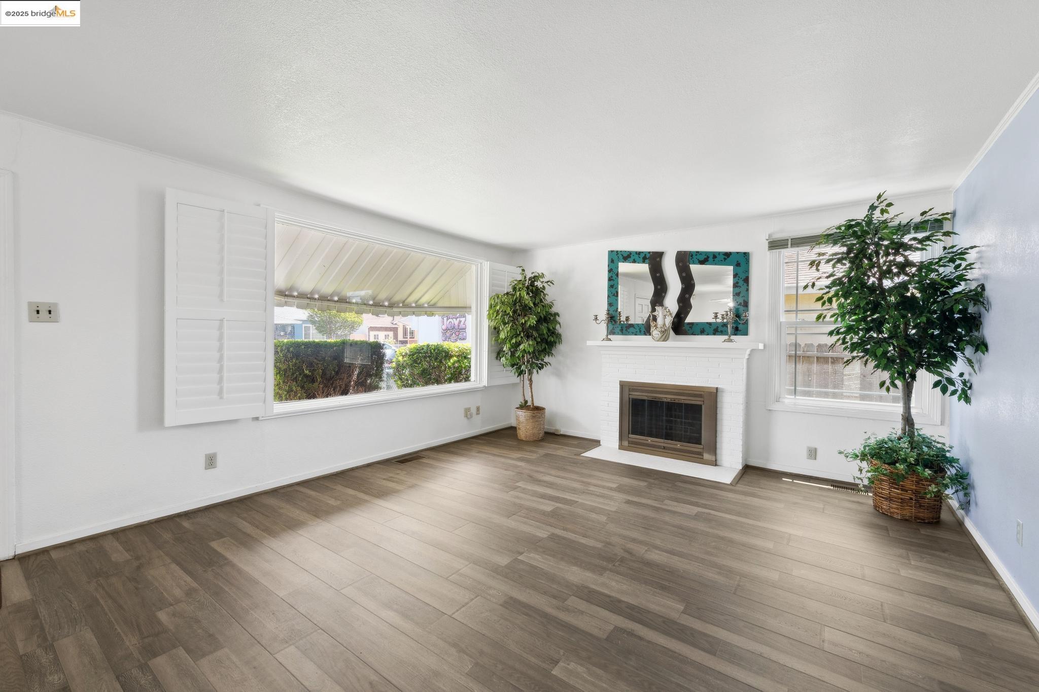 Detail Gallery Image 9 of 51 For 527 Capistrano Dr, Oakland,  CA 94603 - 3 Beds | 1 Baths