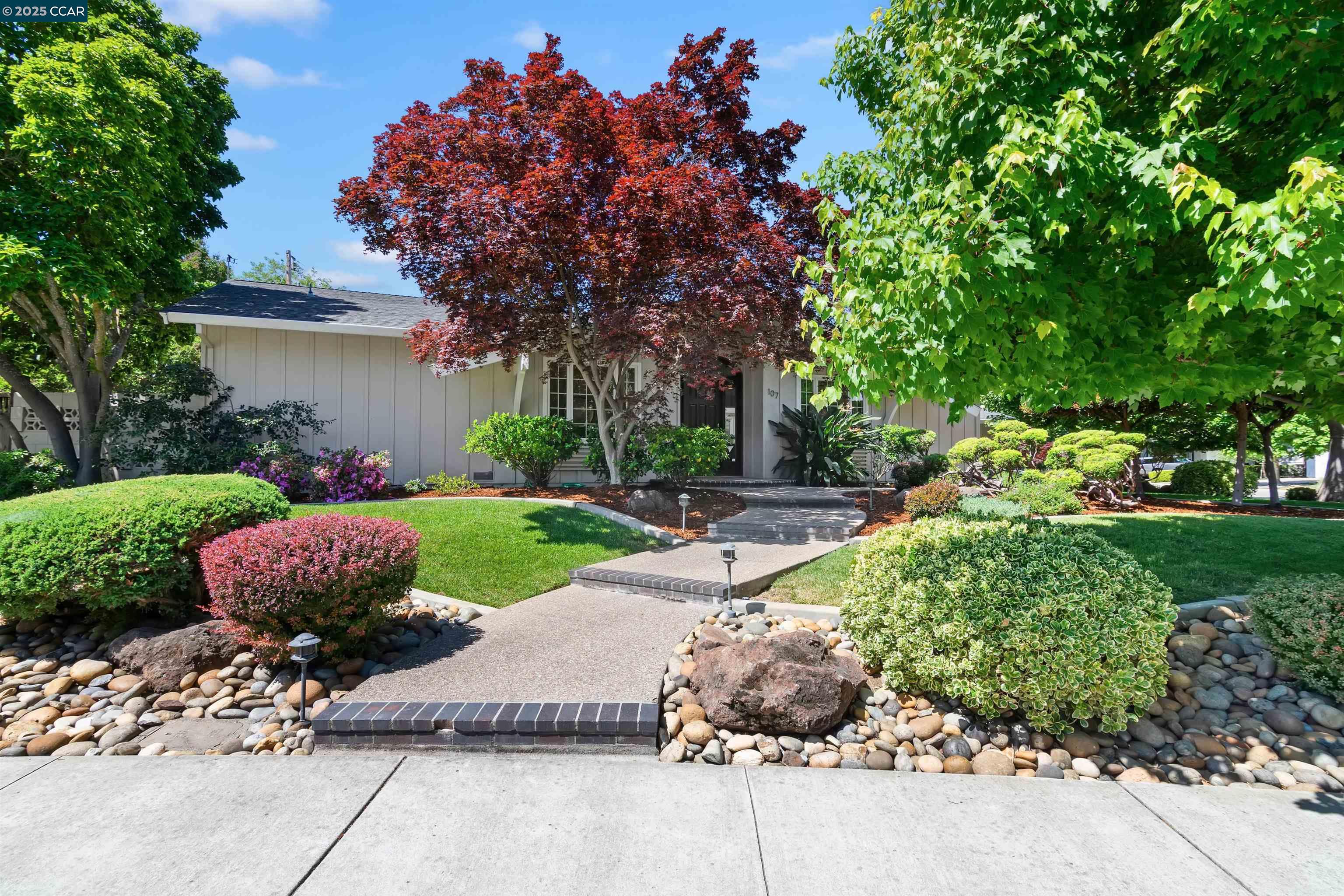 Detail Gallery Image 2 of 26 For 107 via Mantilla, Walnut Creek,  CA 94598 - 3 Beds | 2 Baths