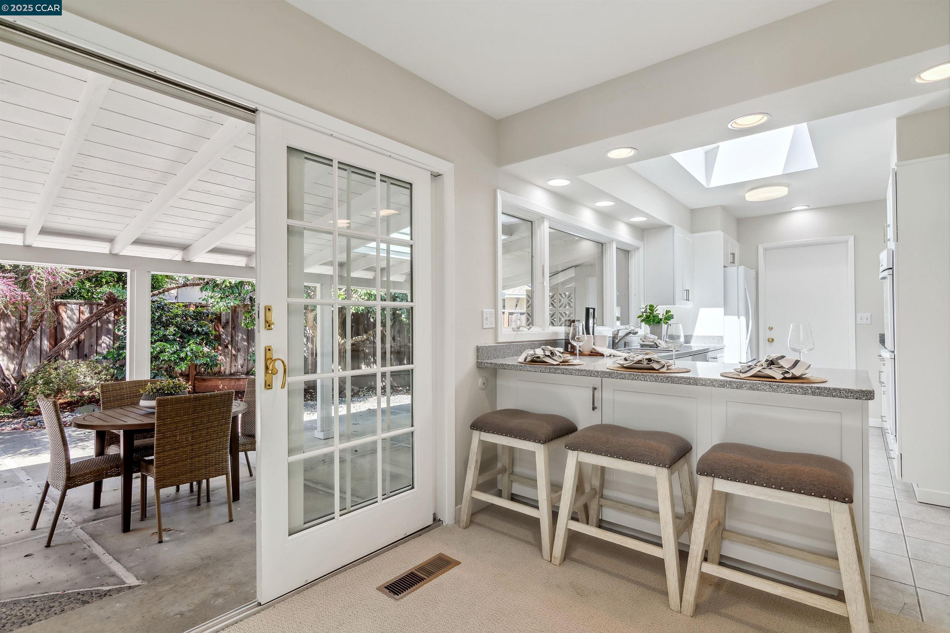 Detail Gallery Image 11 of 26 For 107 via Mantilla, Walnut Creek,  CA 94598 - 3 Beds | 2 Baths