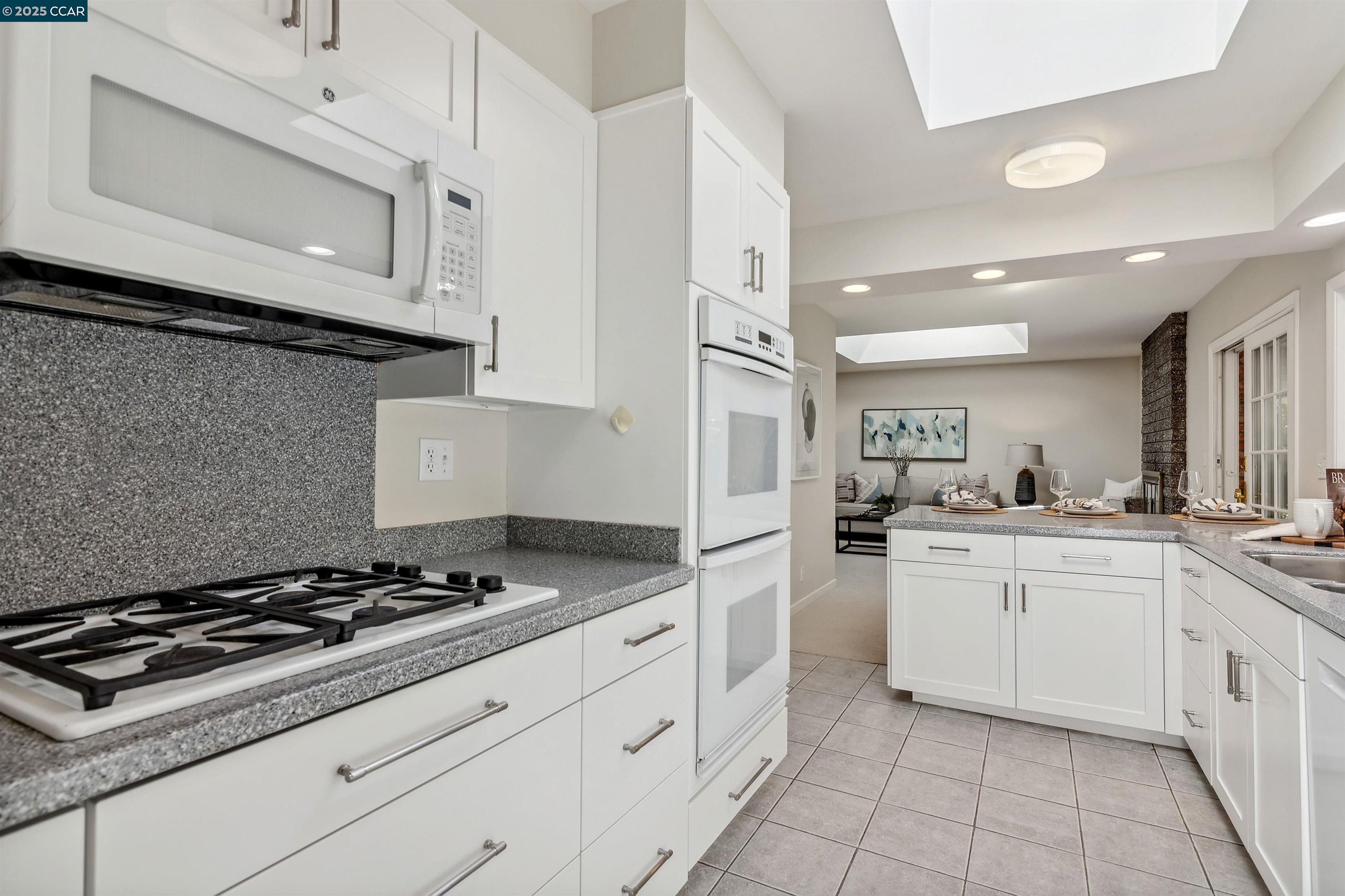 Detail Gallery Image 13 of 26 For 107 via Mantilla, Walnut Creek,  CA 94598 - 3 Beds | 2 Baths