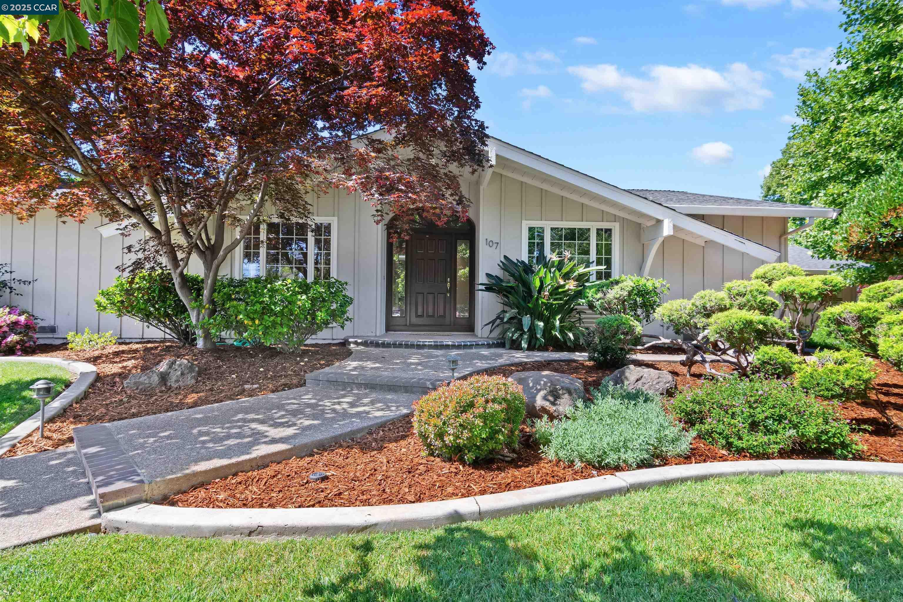 Detail Gallery Image 3 of 26 For 107 via Mantilla, Walnut Creek,  CA 94598 - 3 Beds | 2 Baths