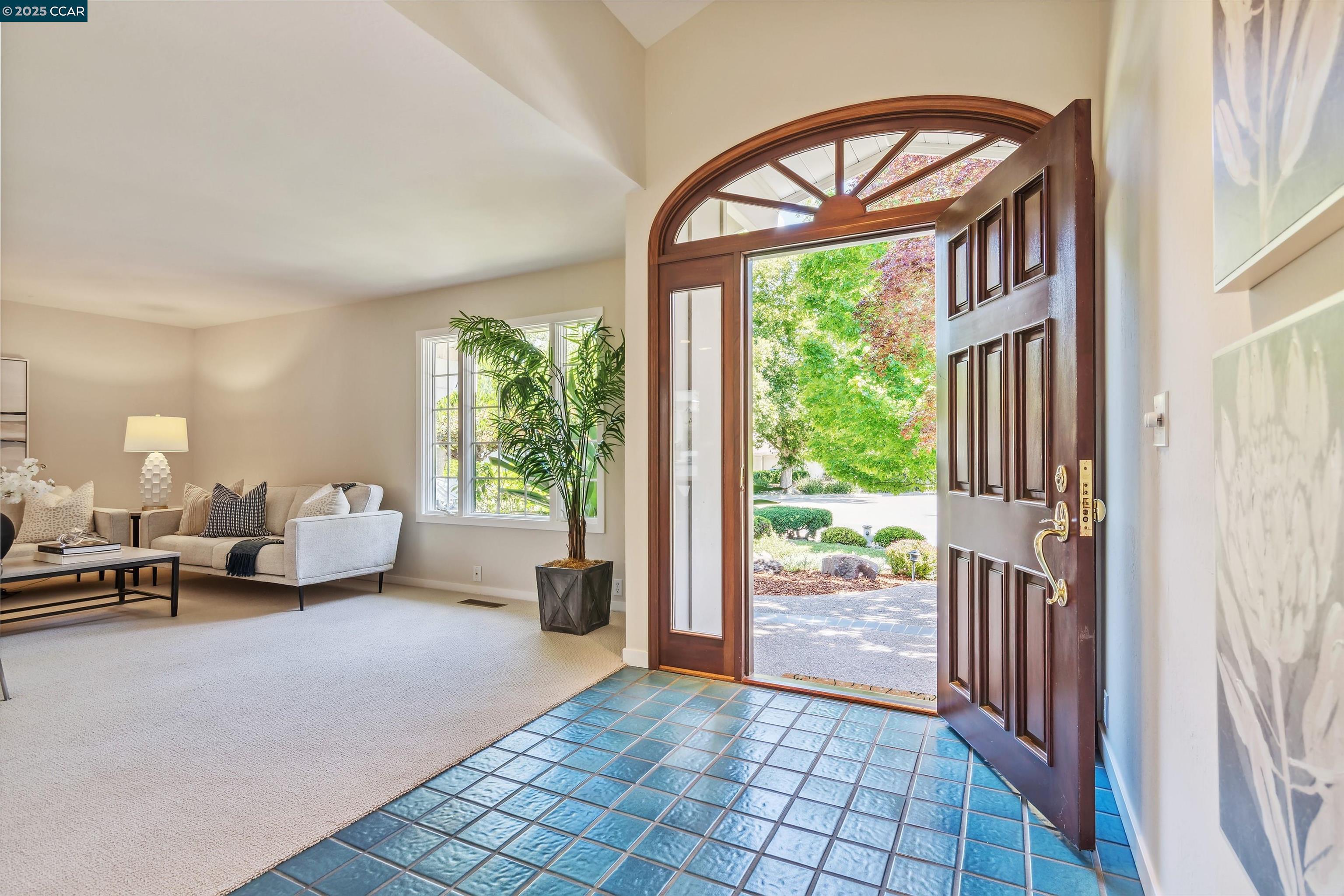 Detail Gallery Image 4 of 26 For 107 via Mantilla, Walnut Creek,  CA 94598 - 3 Beds | 2 Baths