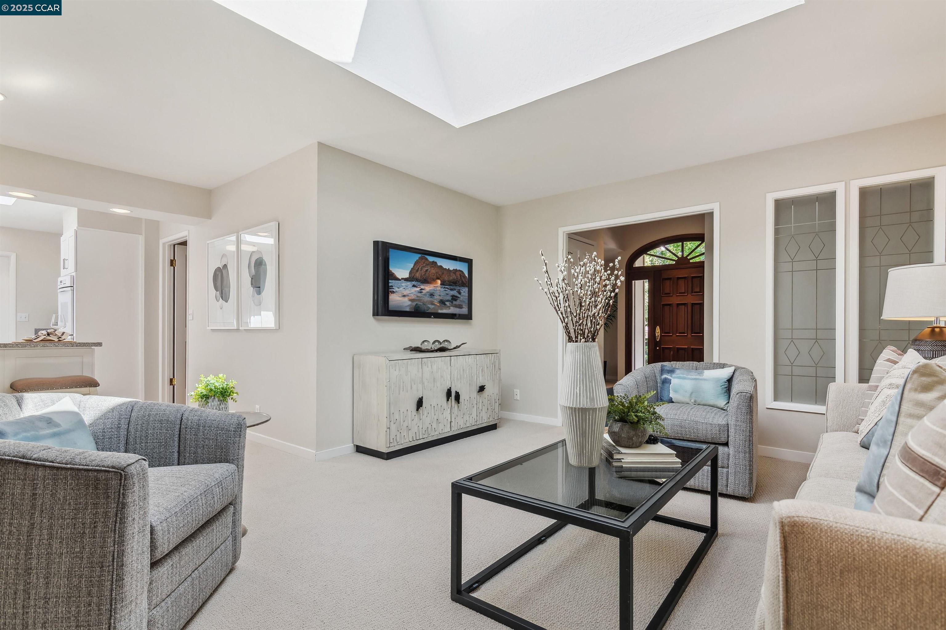 Detail Gallery Image 9 of 26 For 107 via Mantilla, Walnut Creek,  CA 94598 - 3 Beds | 2 Baths