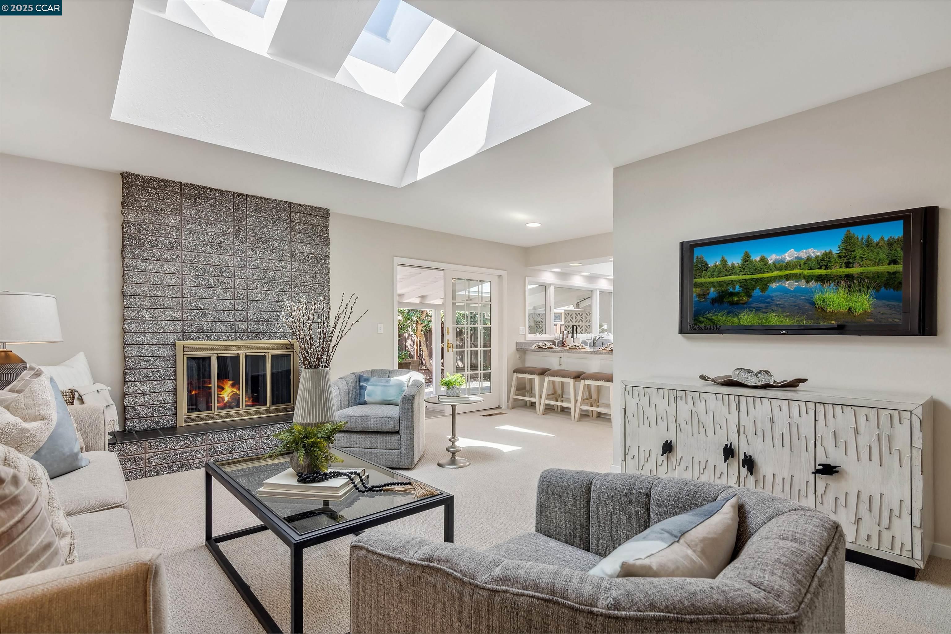 Detail Gallery Image 10 of 26 For 107 via Mantilla, Walnut Creek,  CA 94598 - 3 Beds | 2 Baths