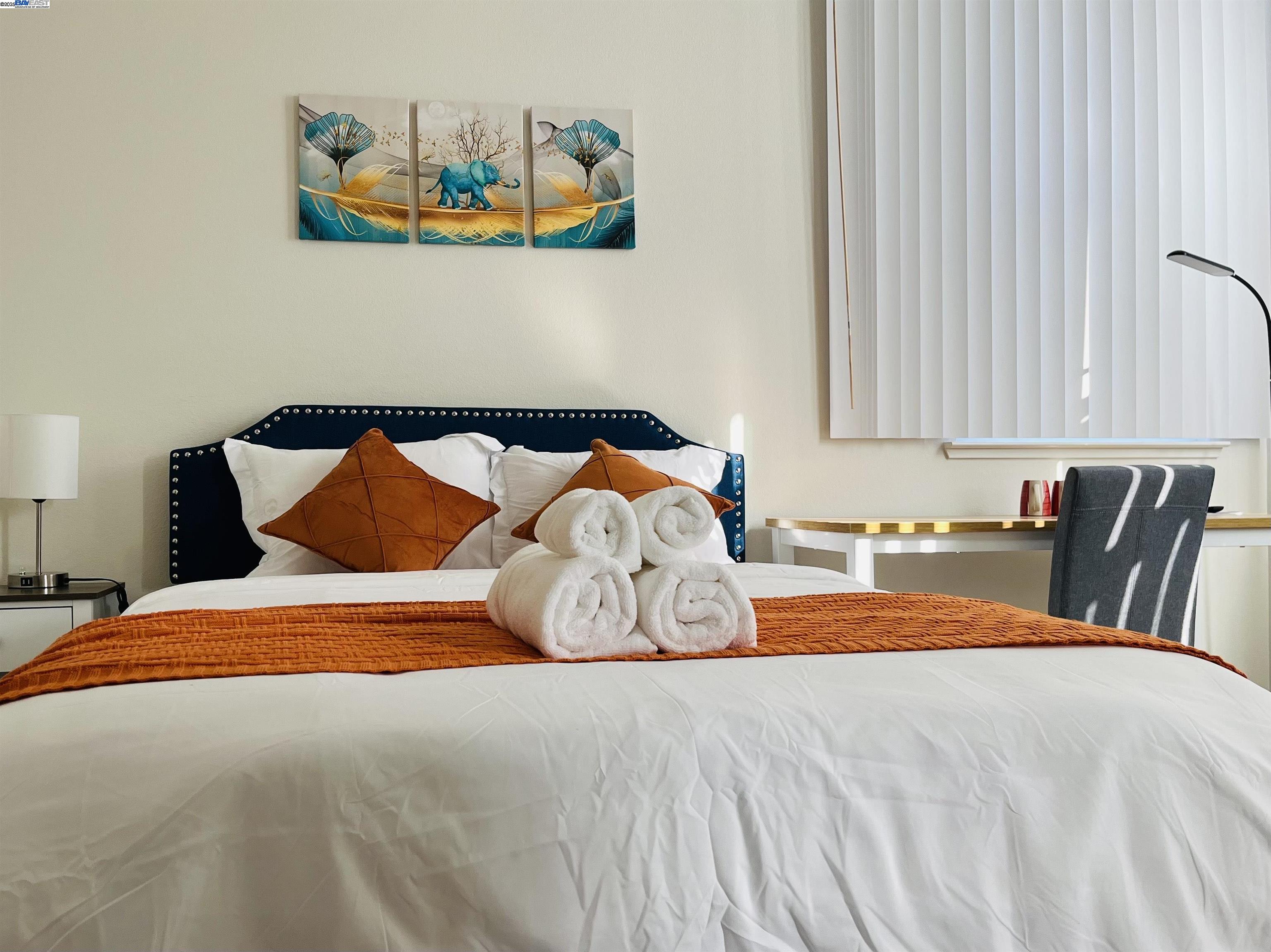 Detail Gallery Image 11 of 22 For 542 Santa Maria Ter #5,  Sunnyvale,  CA 94085 - 4 Beds | 3/1 Baths