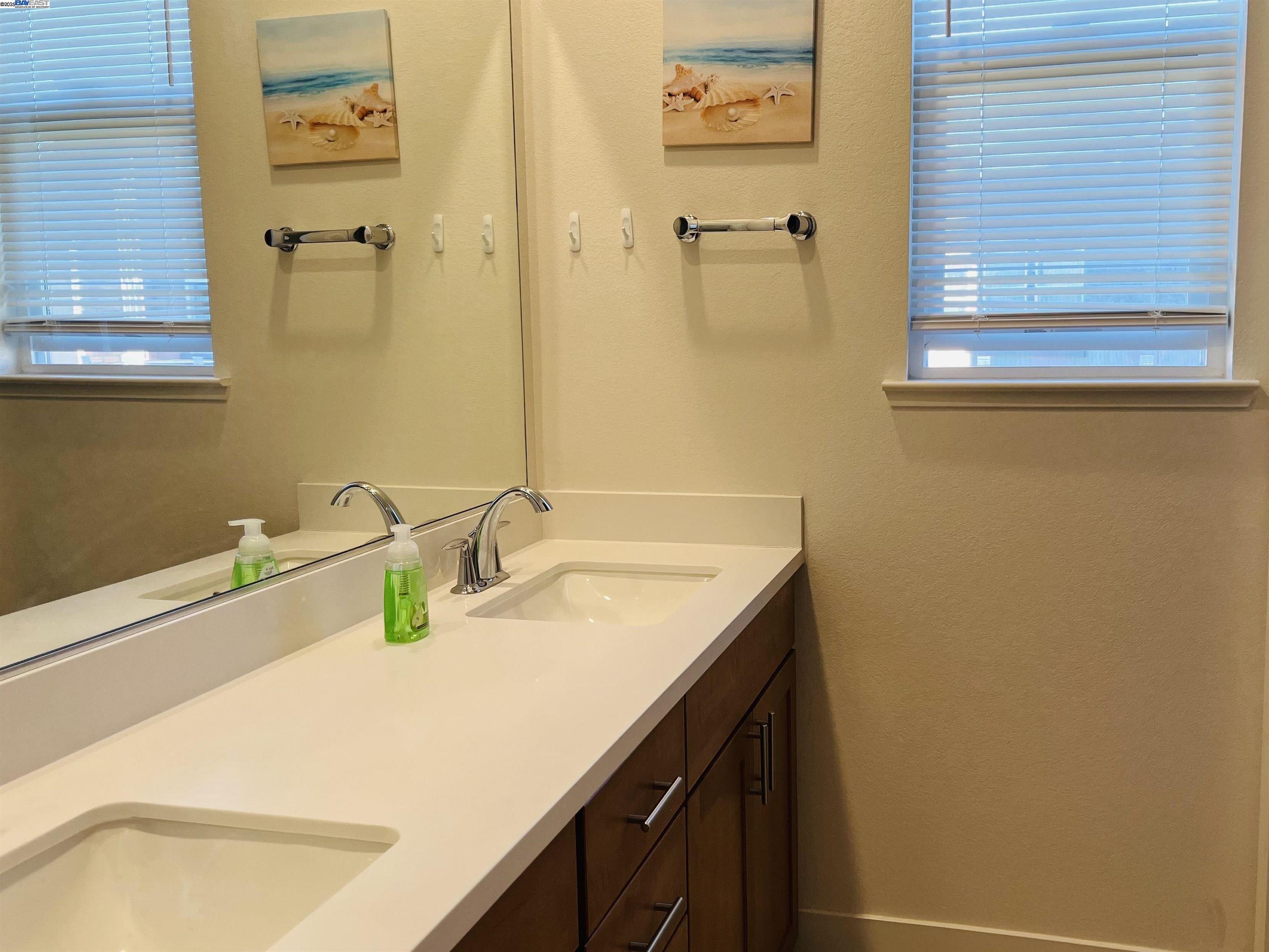 Detail Gallery Image 15 of 22 For 542 Santa Maria Ter #5,  Sunnyvale,  CA 94085 - 4 Beds | 3/1 Baths
