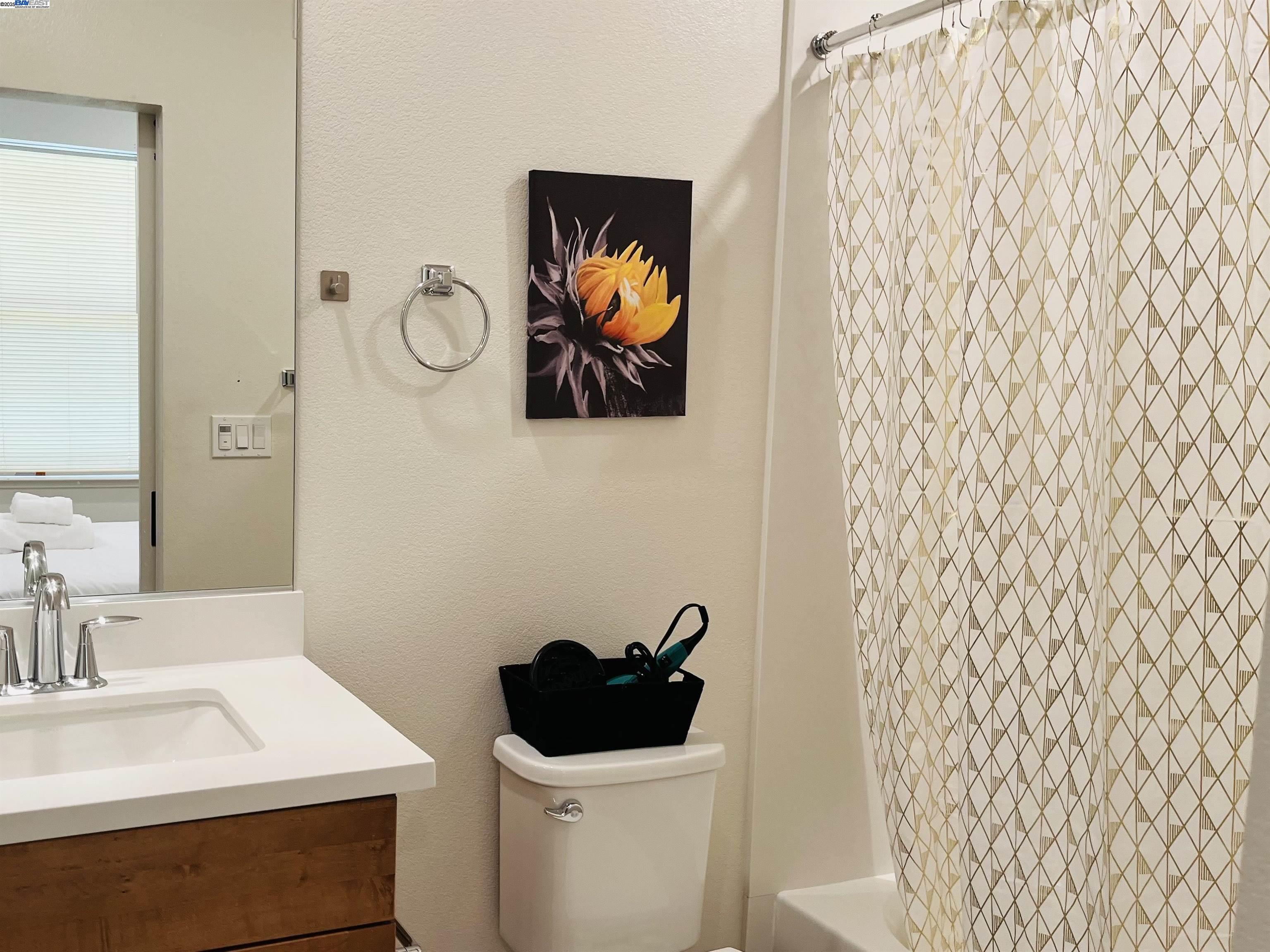 Detail Gallery Image 19 of 22 For 542 Santa Maria Ter #5,  Sunnyvale,  CA 94085 - 4 Beds | 3/1 Baths