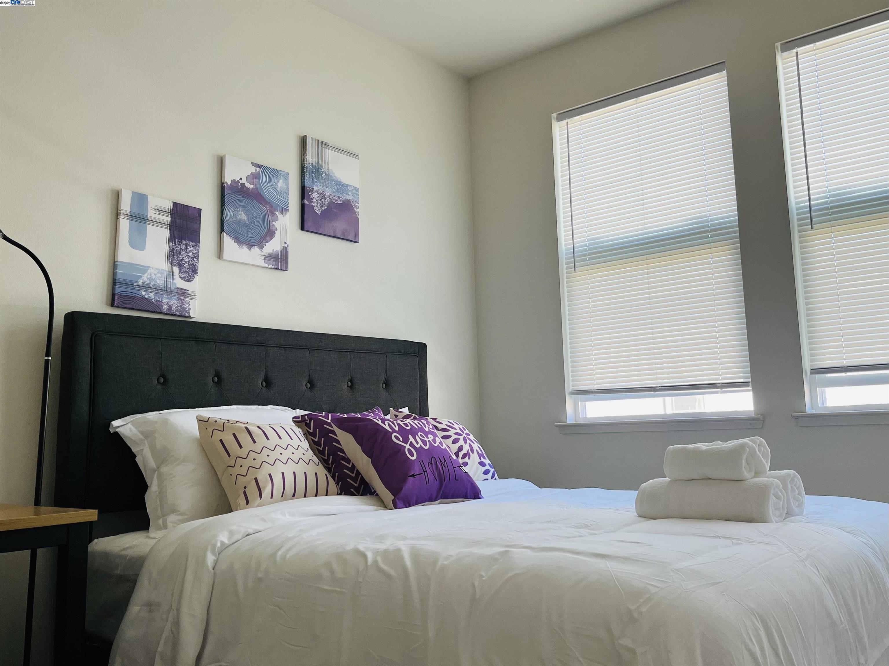 Detail Gallery Image 10 of 22 For 542 Santa Maria Ter #5,  Sunnyvale,  CA 94085 - 4 Beds | 3/1 Baths