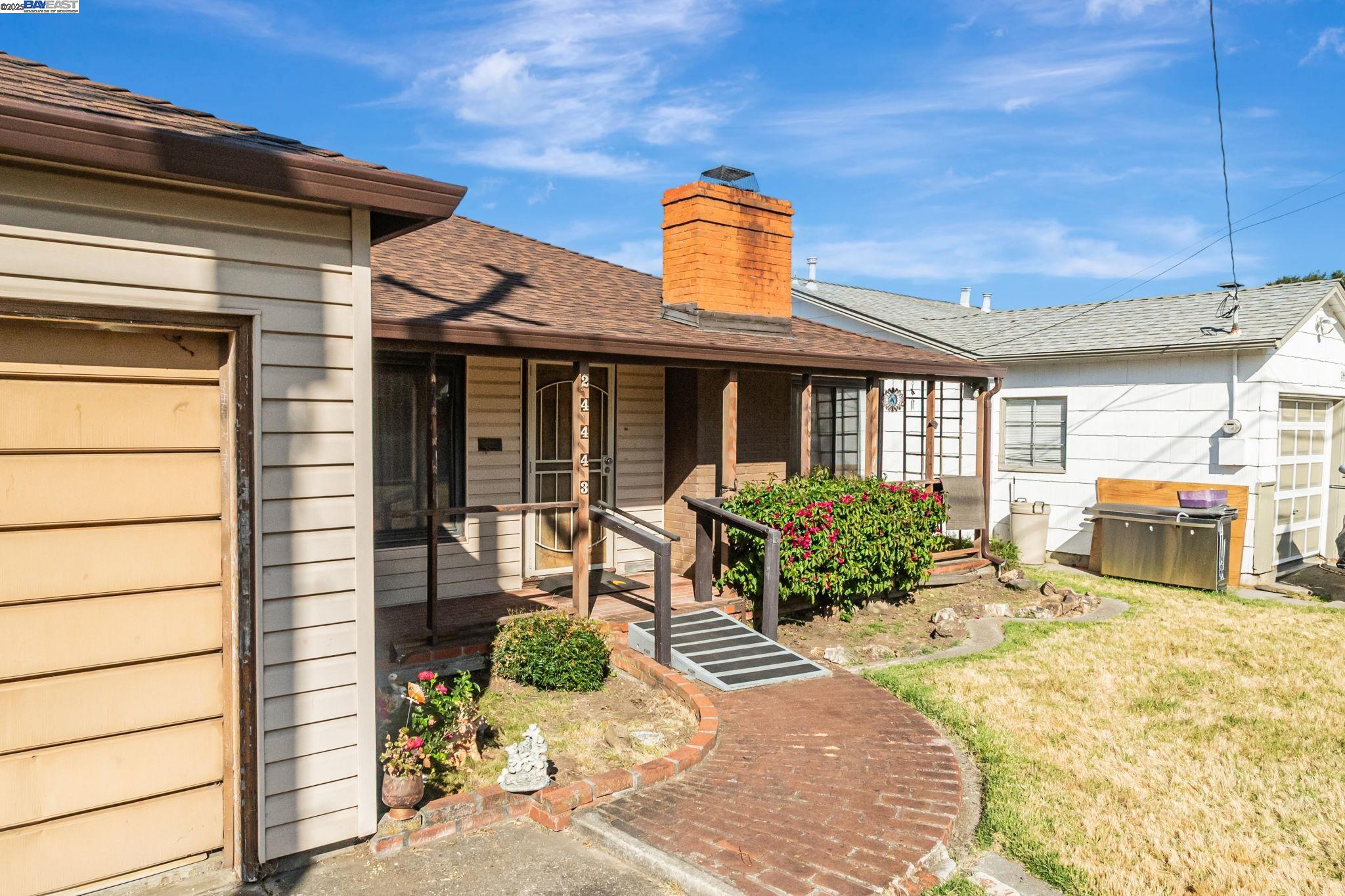 Detail Gallery Image 2 of 34 For 24443 Marie Dr, Hayward,  CA 94542 - 3 Beds | 2 Baths