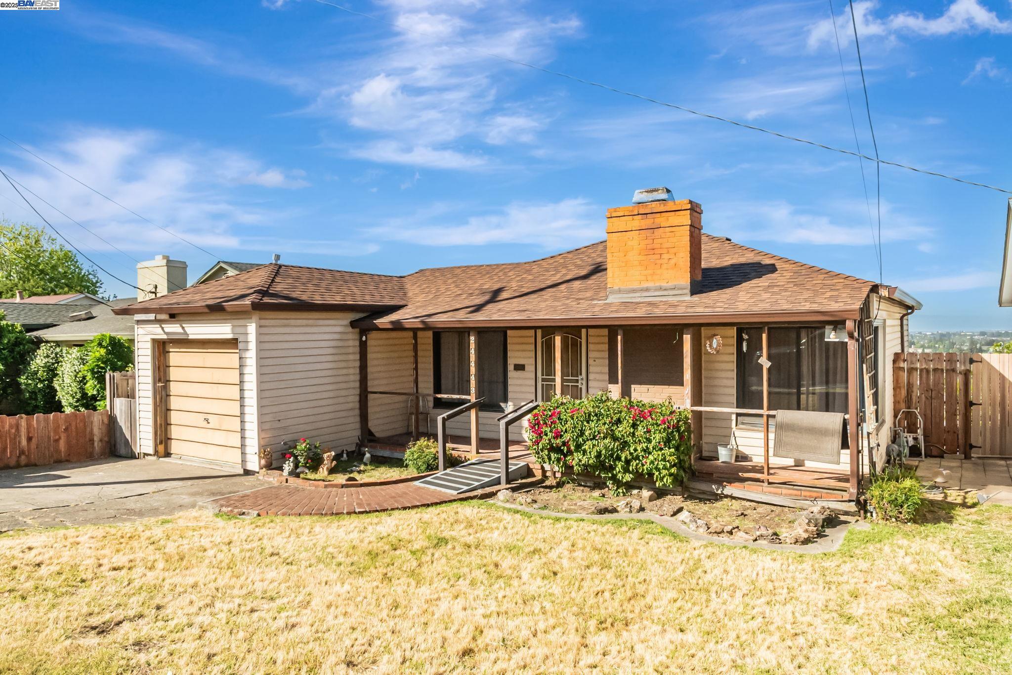 Detail Gallery Image 3 of 34 For 24443 Marie Dr, Hayward,  CA 94542 - 3 Beds | 2 Baths