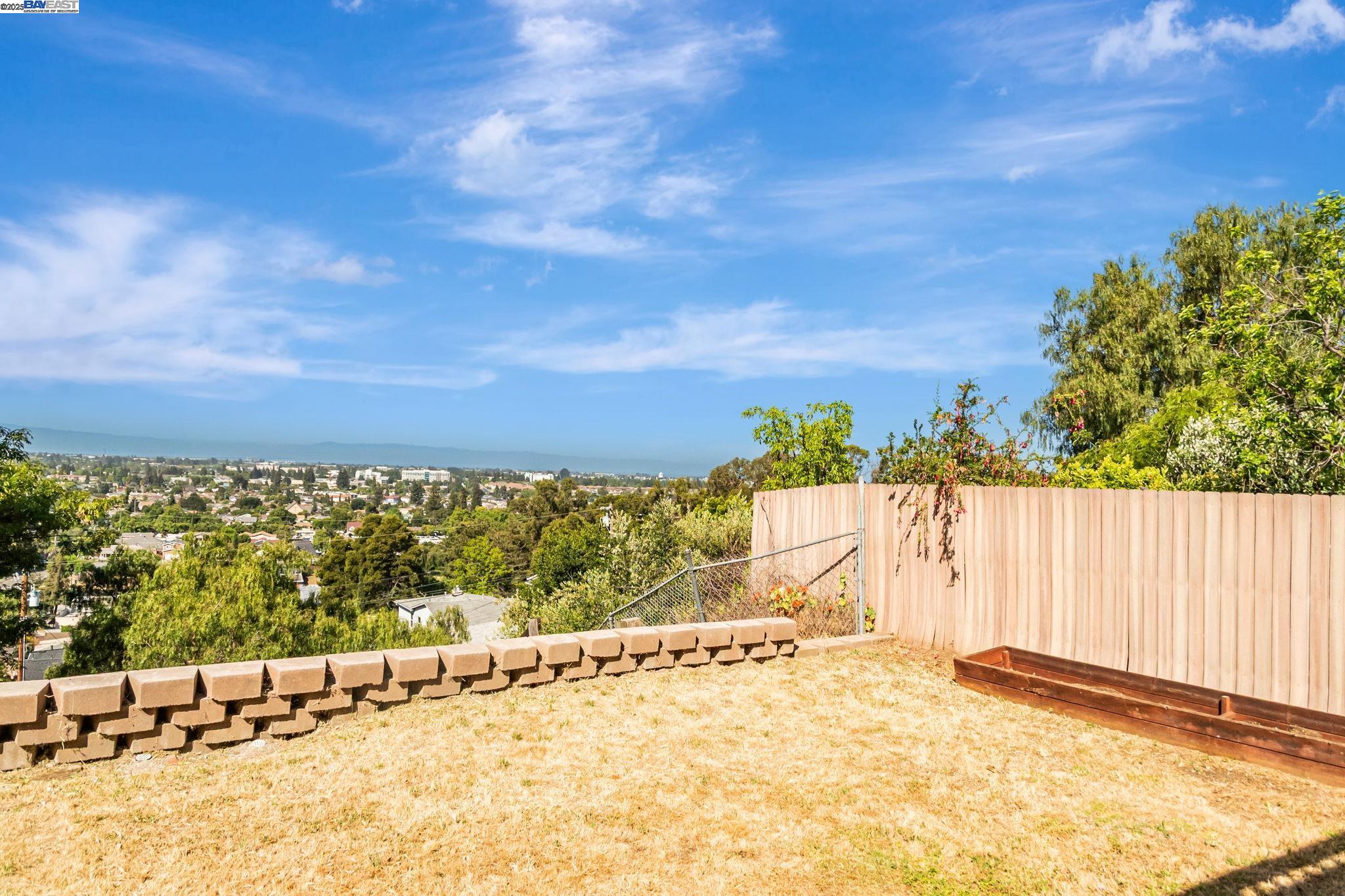 Detail Gallery Image 30 of 34 For 24443 Marie Dr, Hayward,  CA 94542 - 3 Beds | 2 Baths
