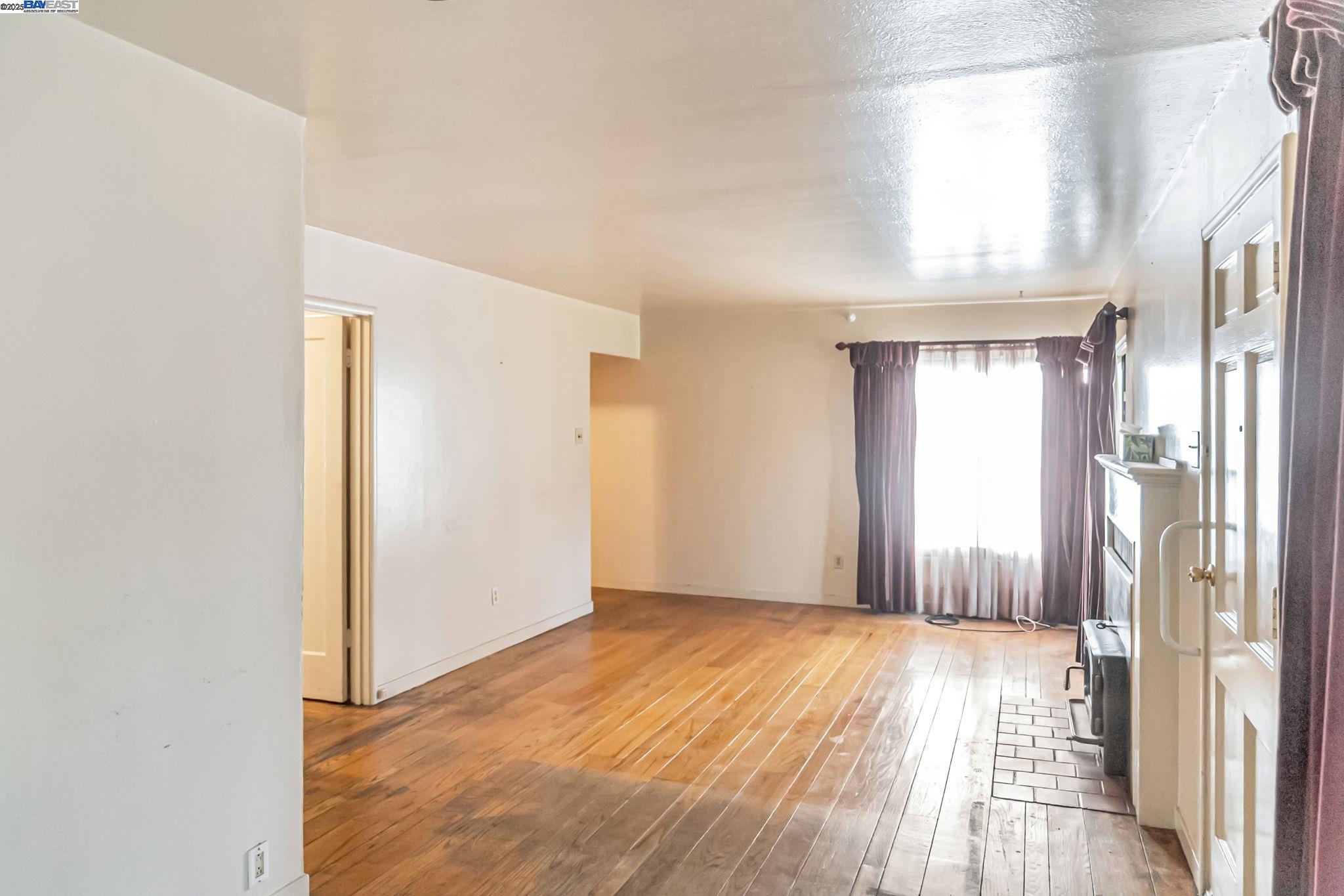 Detail Gallery Image 4 of 34 For 24443 Marie Dr, Hayward,  CA 94542 - 3 Beds | 2 Baths