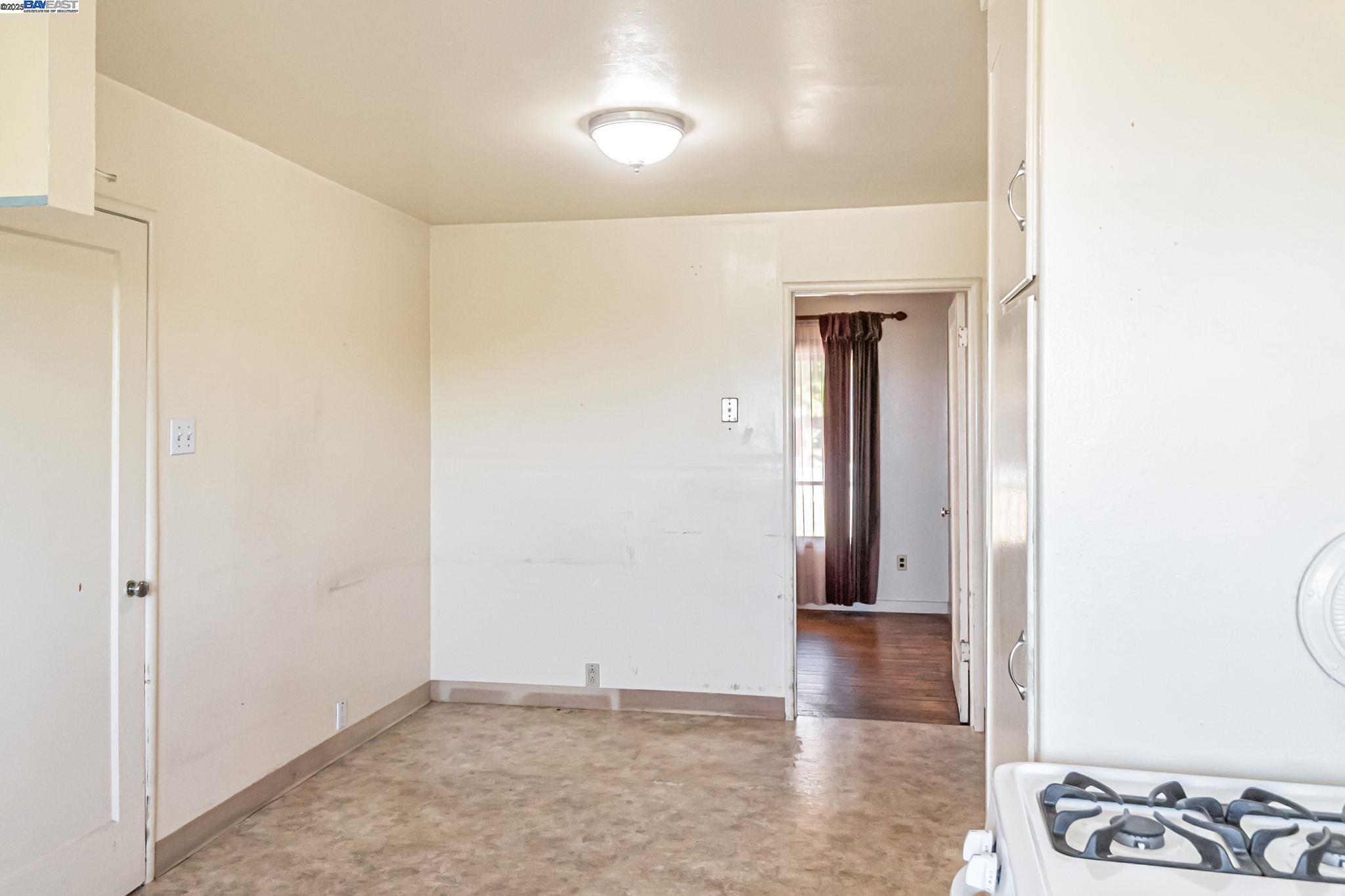 Detail Gallery Image 6 of 34 For 24443 Marie Dr, Hayward,  CA 94542 - 3 Beds | 2 Baths