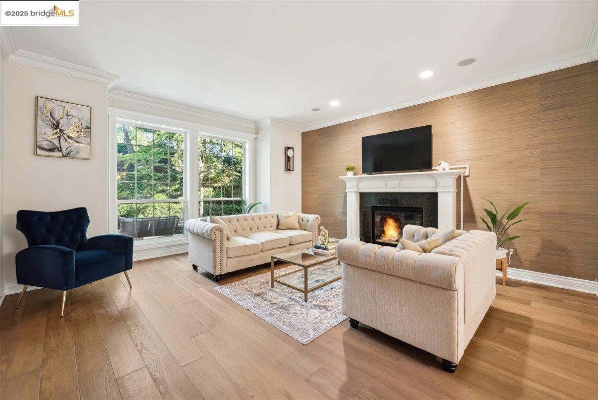 Detail Gallery Image 12 of 60 For 106 Black Powder Cir, Folsom,  CA 95630 - 5 Beds | 3 Baths