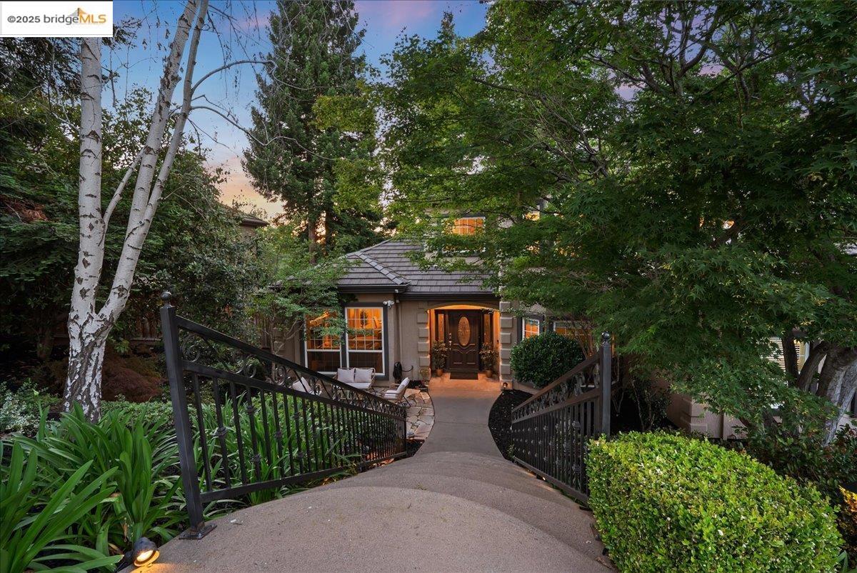 Detail Gallery Image 4 of 60 For 106 Black Powder Cir, Folsom,  CA 95630 - 5 Beds | 3 Baths