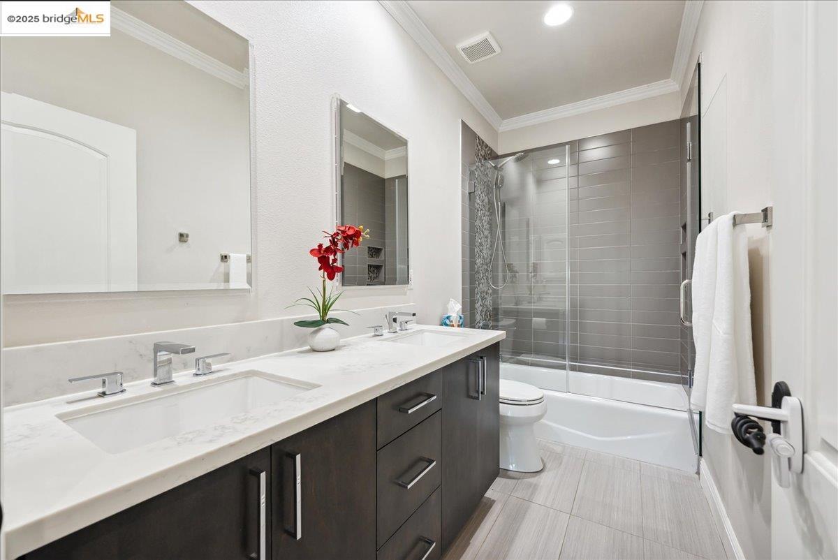 Detail Gallery Image 34 of 60 For 106 Black Powder Cir, Folsom,  CA 95630 - 5 Beds | 3 Baths