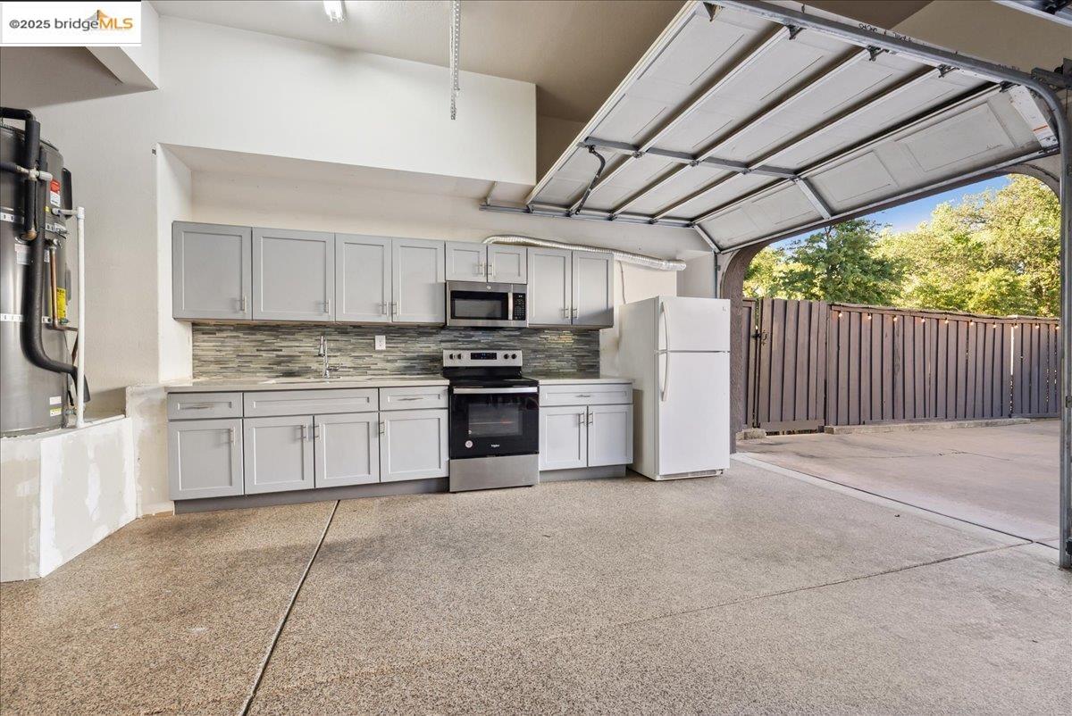 Detail Gallery Image 43 of 60 For 106 Black Powder Cir, Folsom,  CA 95630 - 5 Beds | 3 Baths