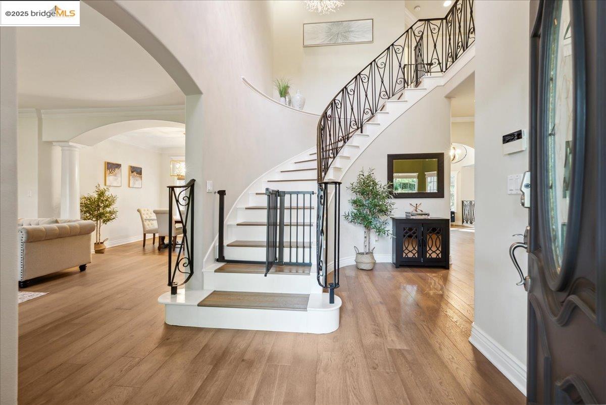Detail Gallery Image 7 of 60 For 106 Black Powder Cir, Folsom,  CA 95630 - 5 Beds | 3 Baths