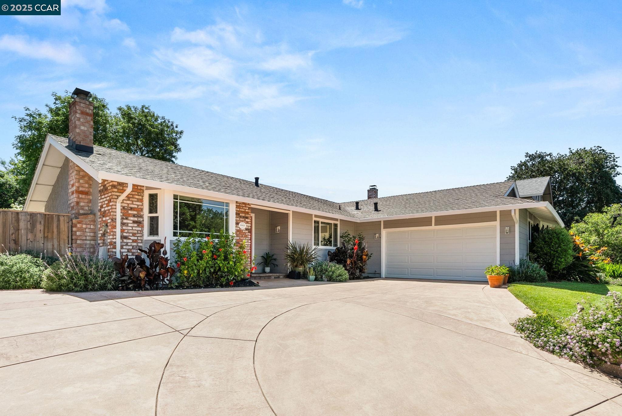 Detail Gallery Image 2 of 48 For 1925 Burnside Ct, Concord,  CA 94521 - 3 Beds | 2/1 Baths