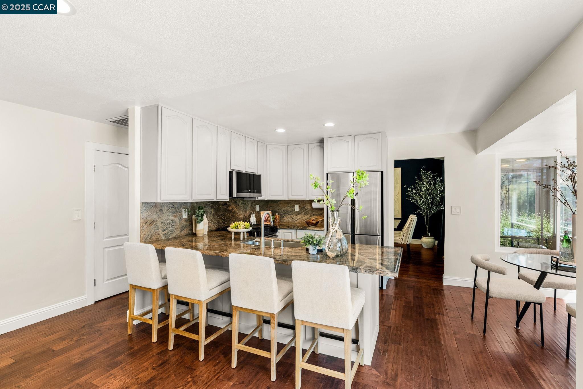 Detail Gallery Image 17 of 48 For 1925 Burnside Ct, Concord,  CA 94521 - 3 Beds | 2/1 Baths