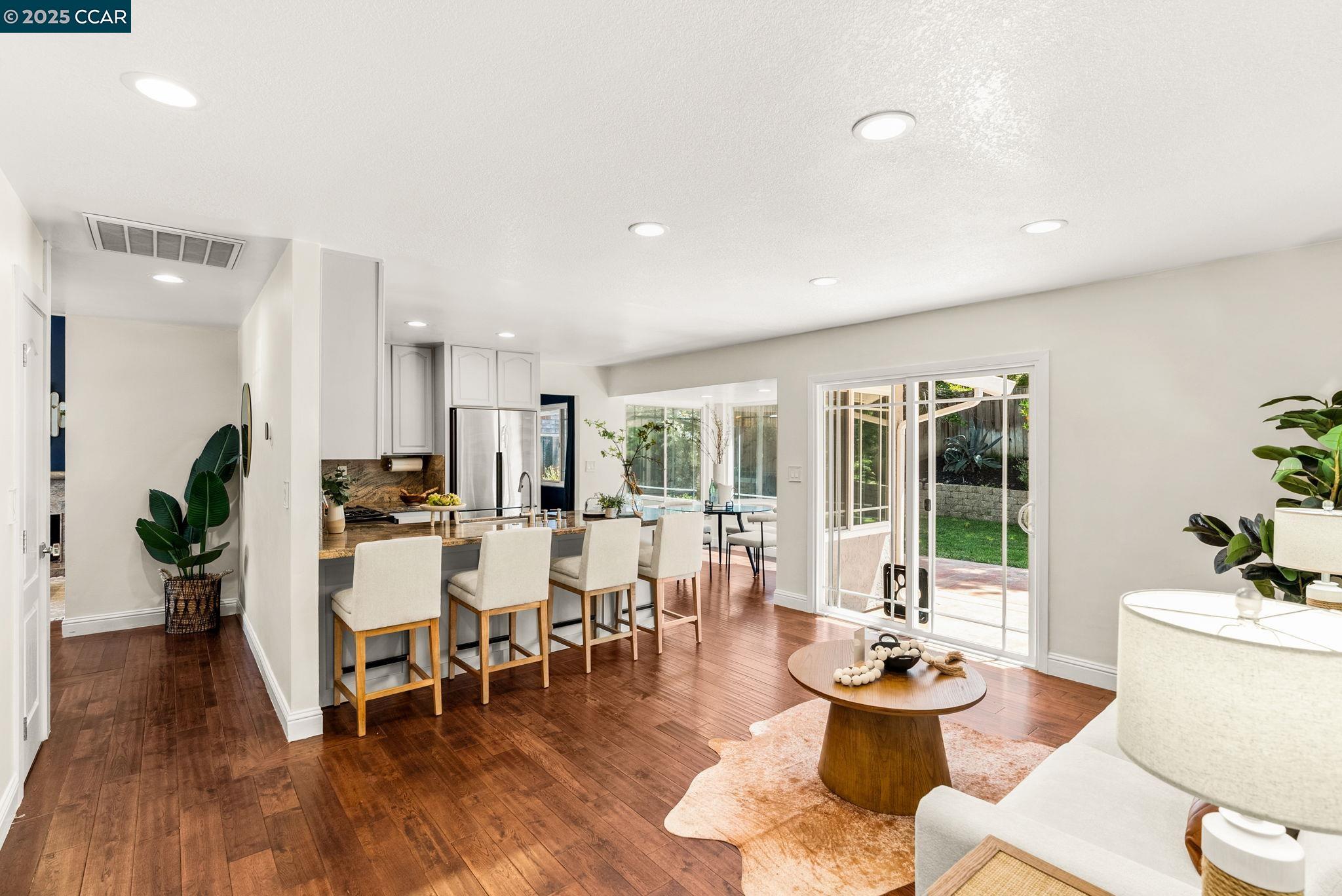 Detail Gallery Image 18 of 48 For 1925 Burnside Ct, Concord,  CA 94521 - 3 Beds | 2/1 Baths