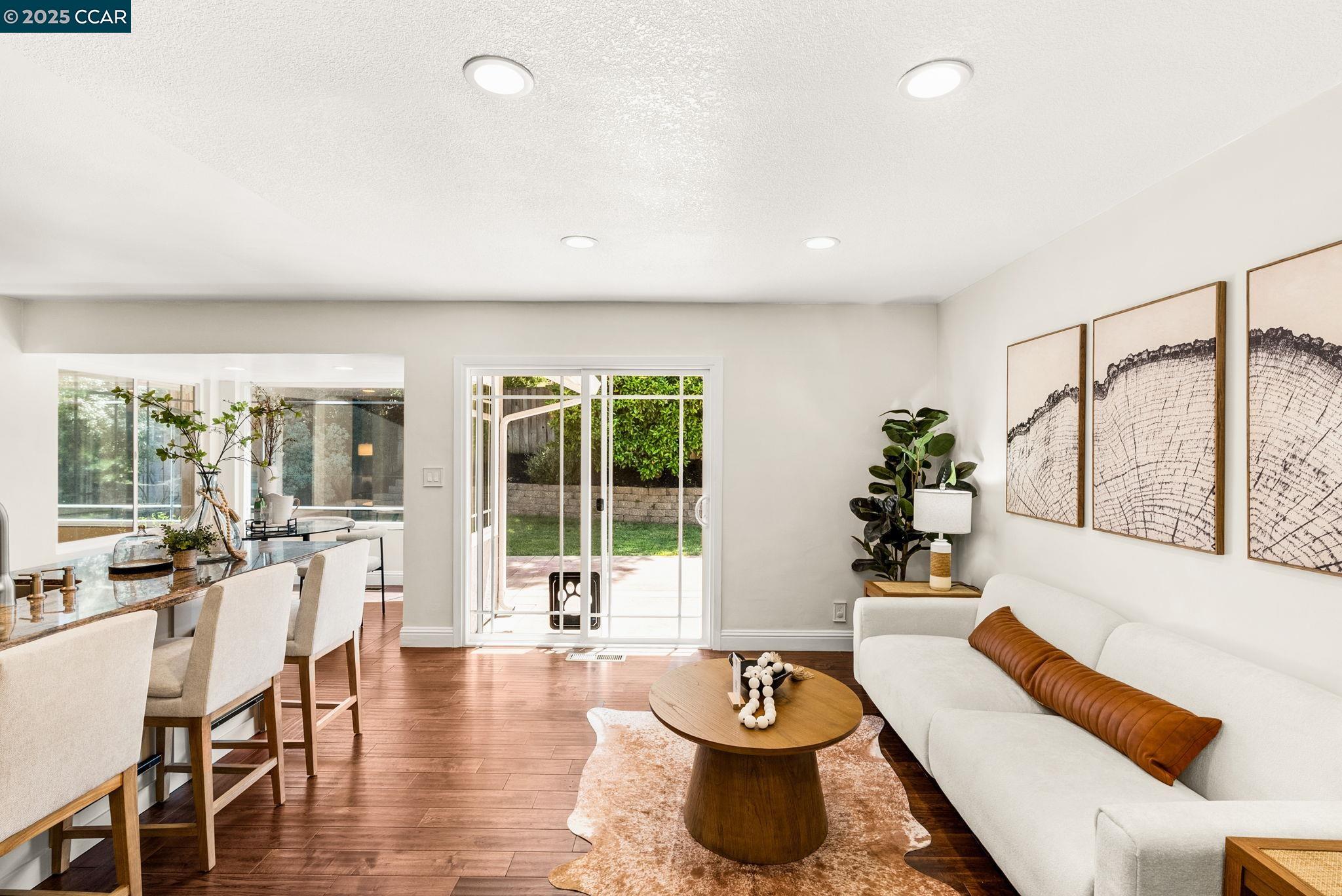 Detail Gallery Image 19 of 48 For 1925 Burnside Ct, Concord,  CA 94521 - 3 Beds | 2/1 Baths