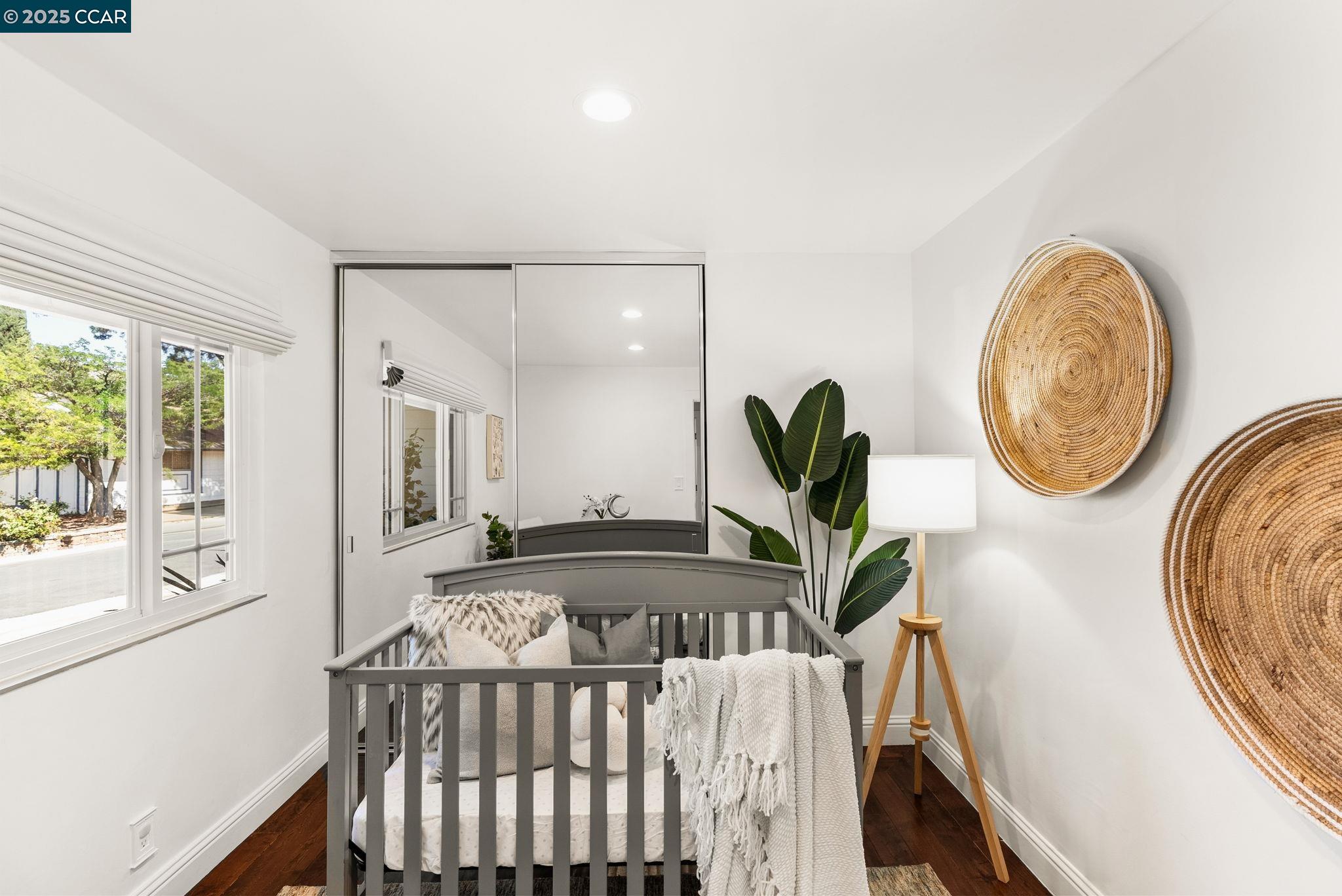 Detail Gallery Image 23 of 48 For 1925 Burnside Ct, Concord,  CA 94521 - 3 Beds | 2/1 Baths