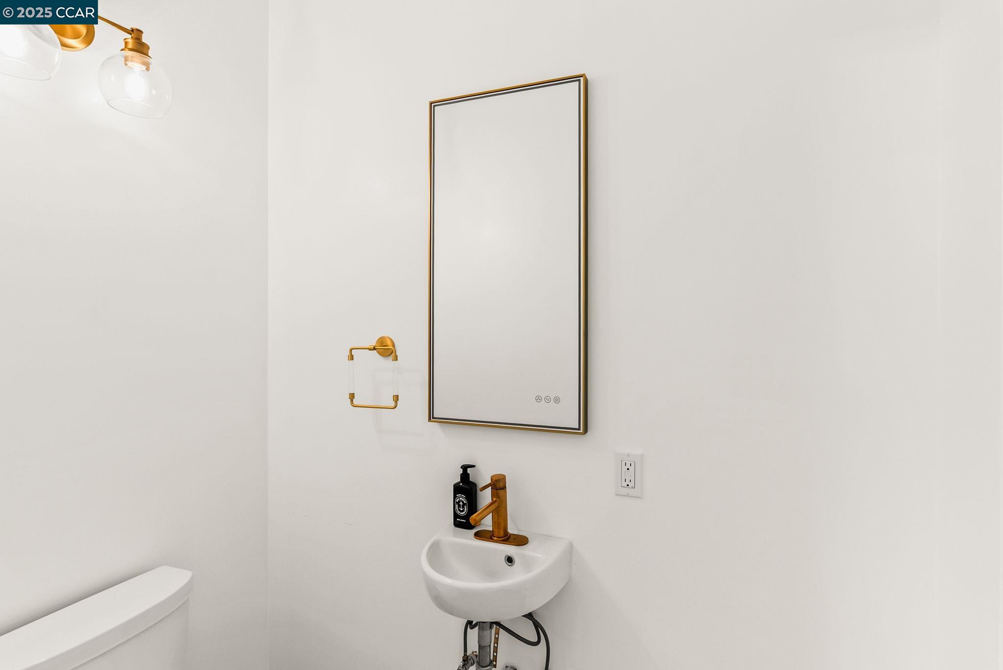 Detail Gallery Image 39 of 48 For 1925 Burnside Ct, Concord,  CA 94521 - 3 Beds | 2/1 Baths