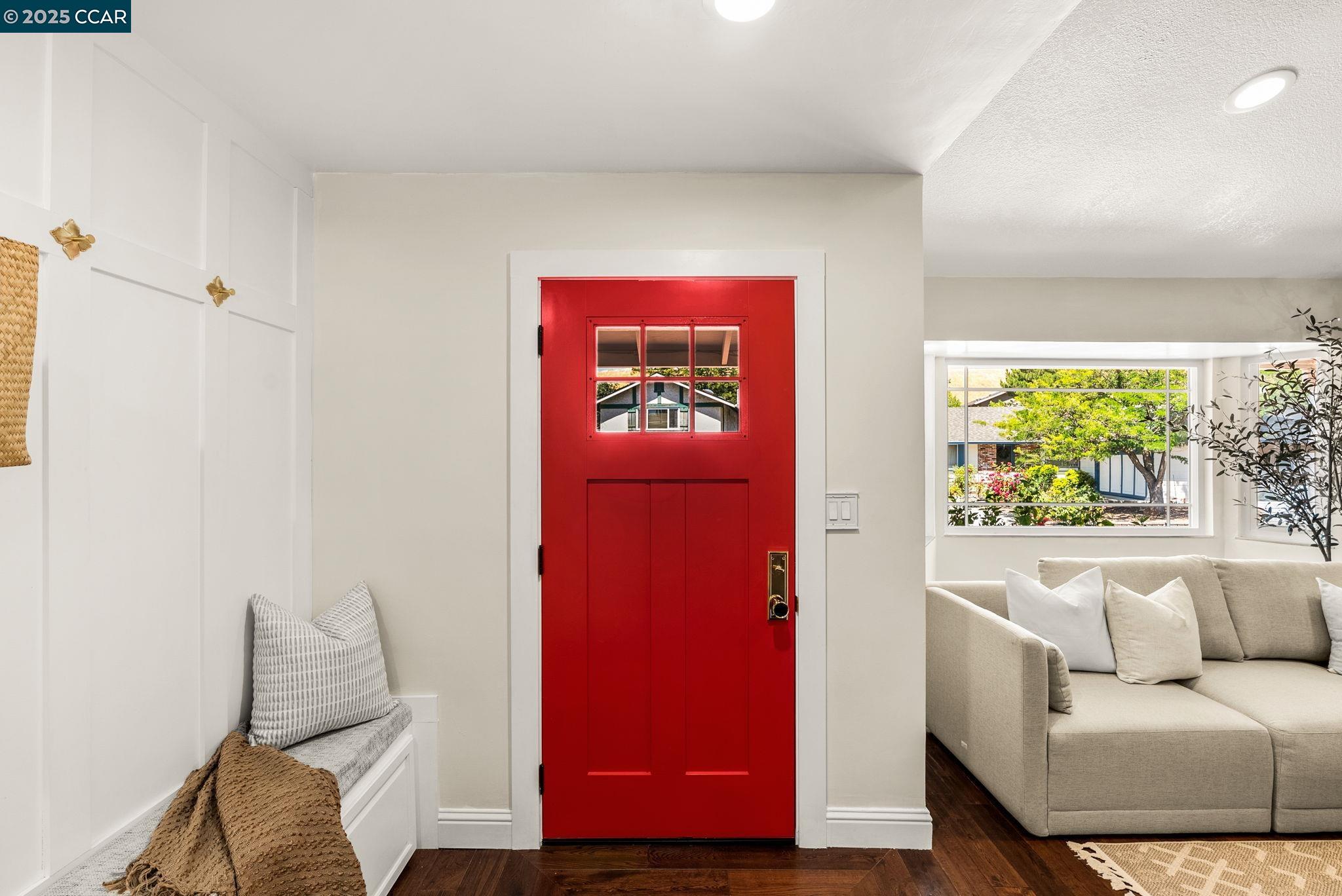 Detail Gallery Image 6 of 48 For 1925 Burnside Ct, Concord,  CA 94521 - 3 Beds | 2/1 Baths