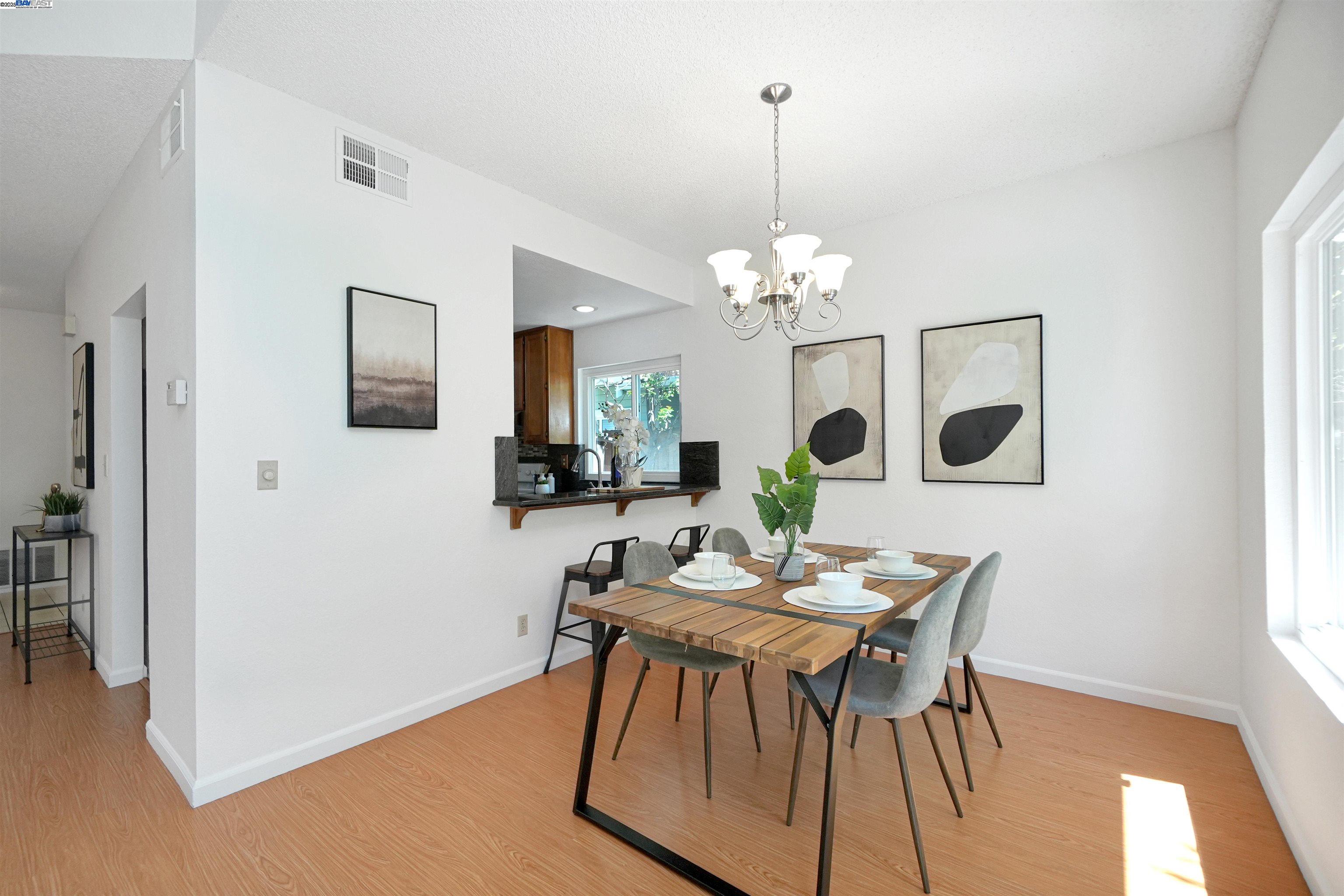 Detail Gallery Image 7 of 42 For 4774 Canvasback Cmn, Fremont,  CA 94555 - 3 Beds | 2/1 Baths