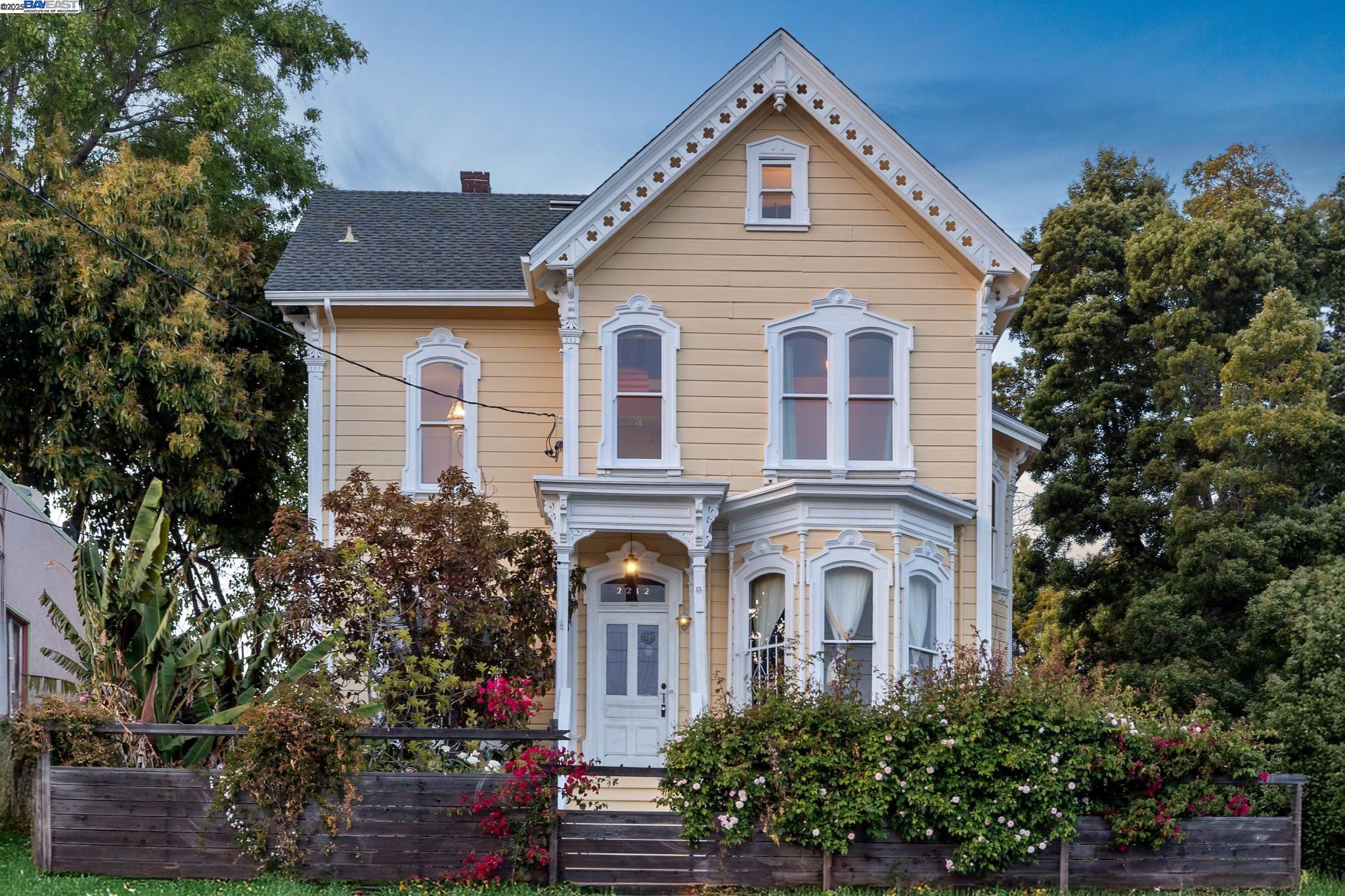 Detail Gallery Image 1 of 15 For 2214 E 27th Street, Oakland,  CA 94606 - – Beds | – Baths