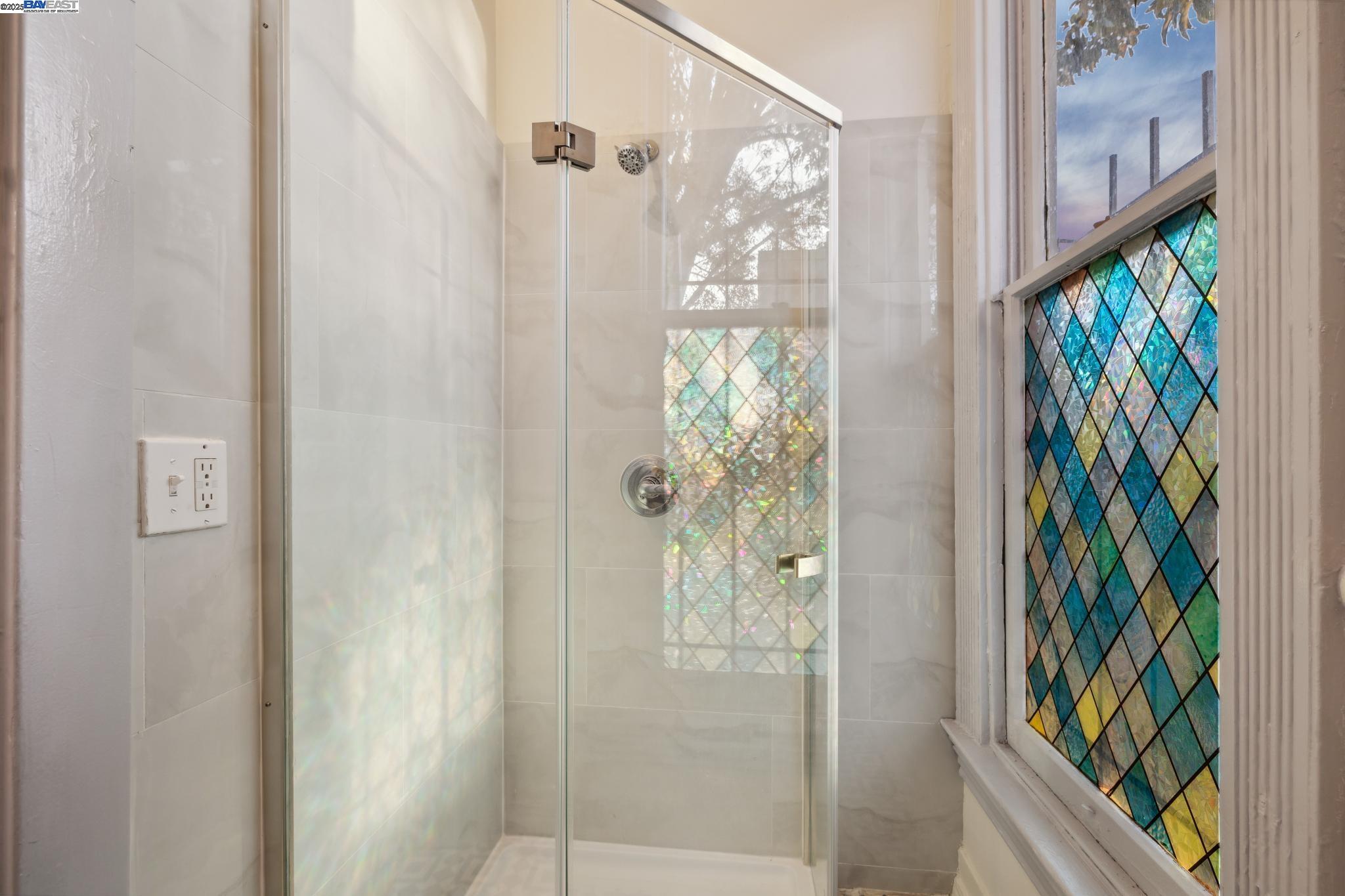 Detail Gallery Image 4 of 15 For 2214 E 27th Street, Oakland,  CA 94606 - – Beds | – Baths