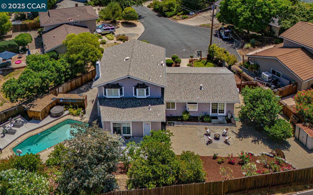 Detail Gallery Image 5 of 60 For 16 Bartlett Ct, Pleasant Hill,  CA 94523 - 4 Beds | 3 Baths