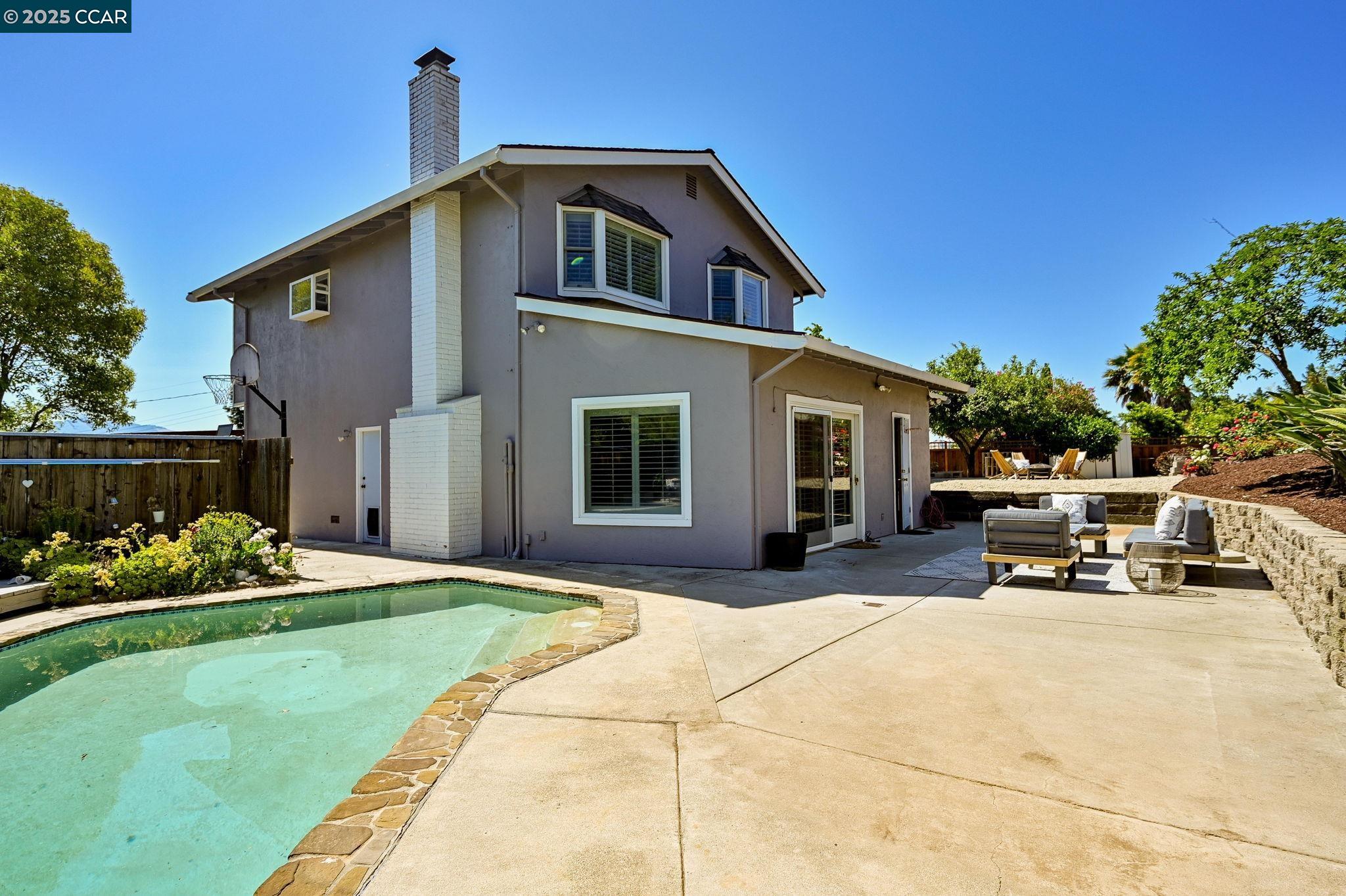 Detail Gallery Image 42 of 60 For 16 Bartlett Ct, Pleasant Hill,  CA 94523 - 4 Beds | 3 Baths