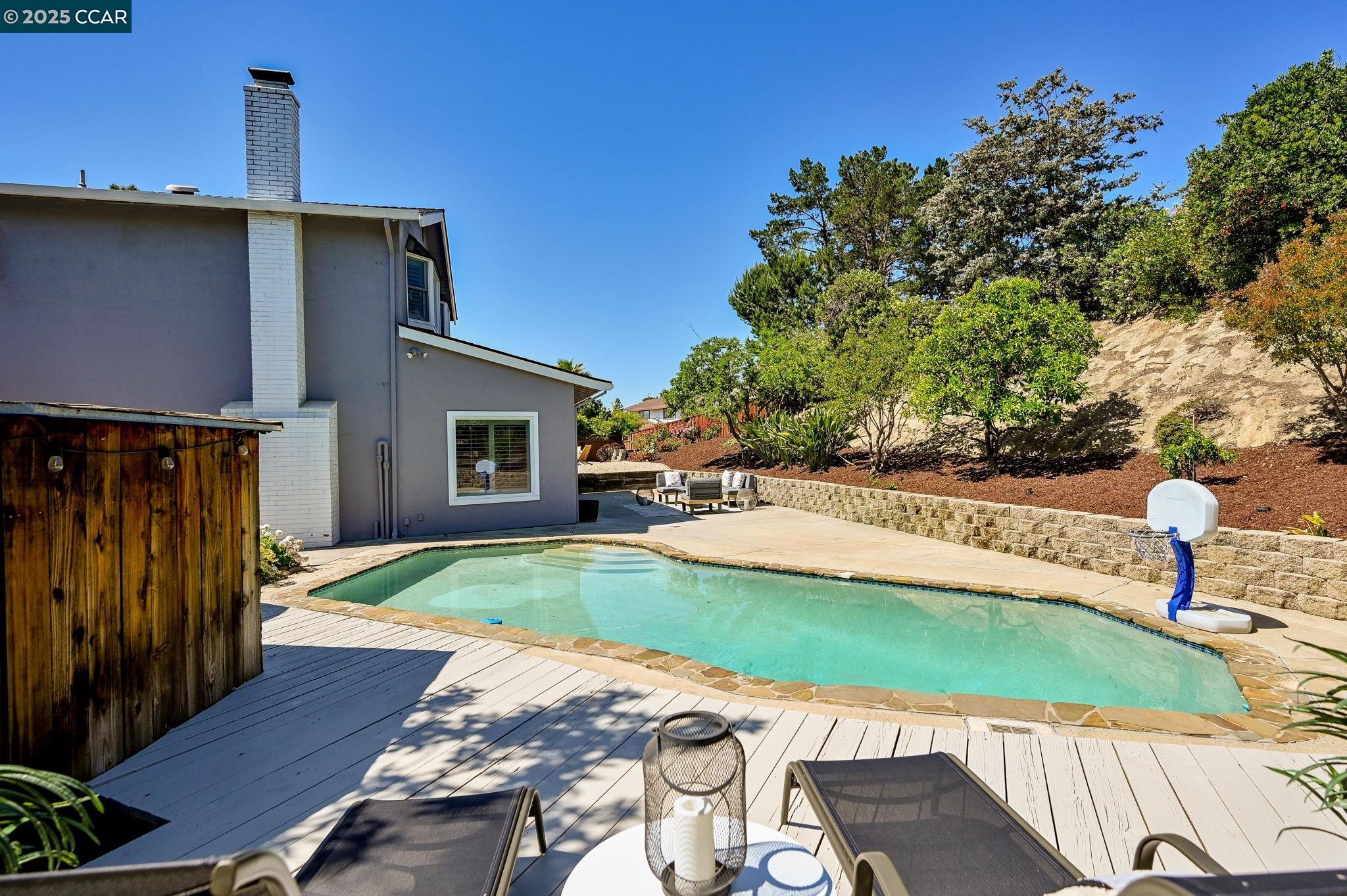 Detail Gallery Image 44 of 60 For 16 Bartlett Ct, Pleasant Hill,  CA 94523 - 4 Beds | 3 Baths