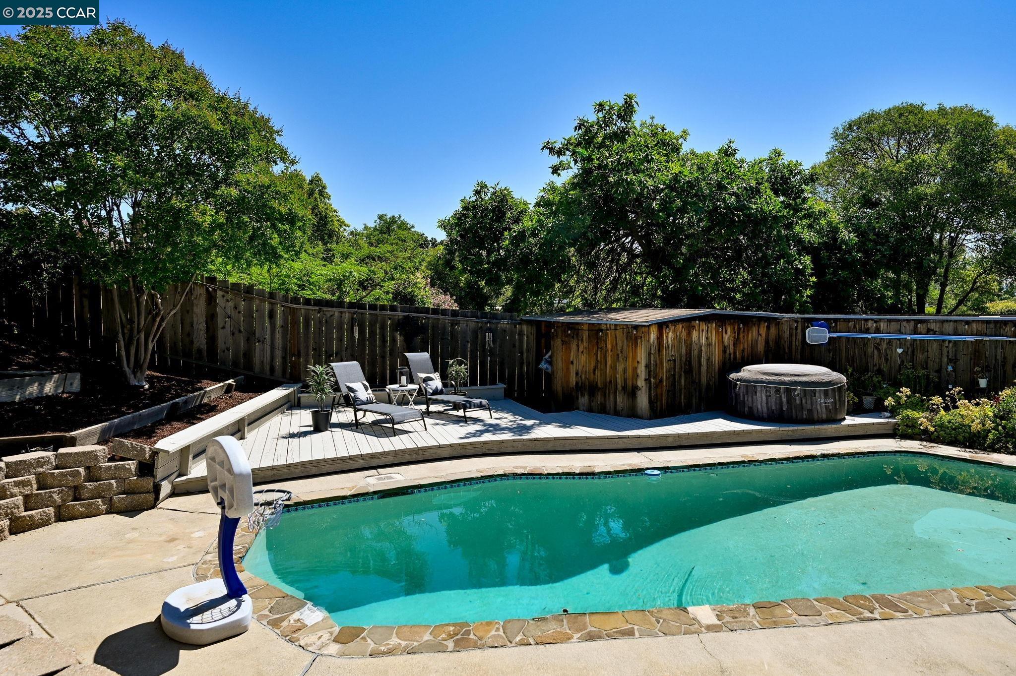 Detail Gallery Image 46 of 60 For 16 Bartlett Ct, Pleasant Hill,  CA 94523 - 4 Beds | 3 Baths