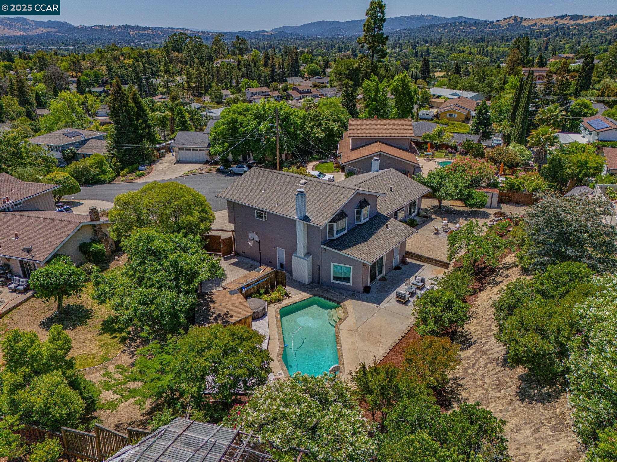 Detail Gallery Image 54 of 60 For 16 Bartlett Ct, Pleasant Hill,  CA 94523 - 4 Beds | 3 Baths