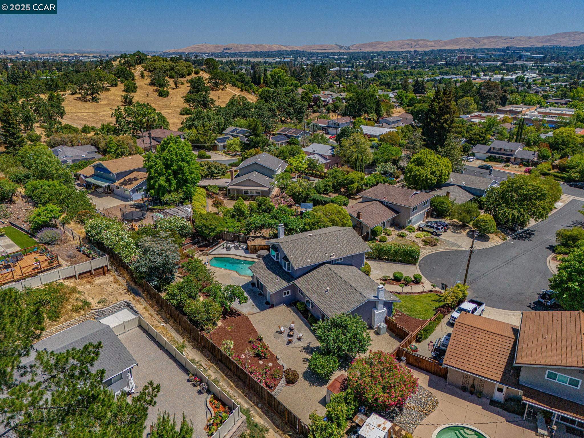 Detail Gallery Image 57 of 60 For 16 Bartlett Ct, Pleasant Hill,  CA 94523 - 4 Beds | 3 Baths