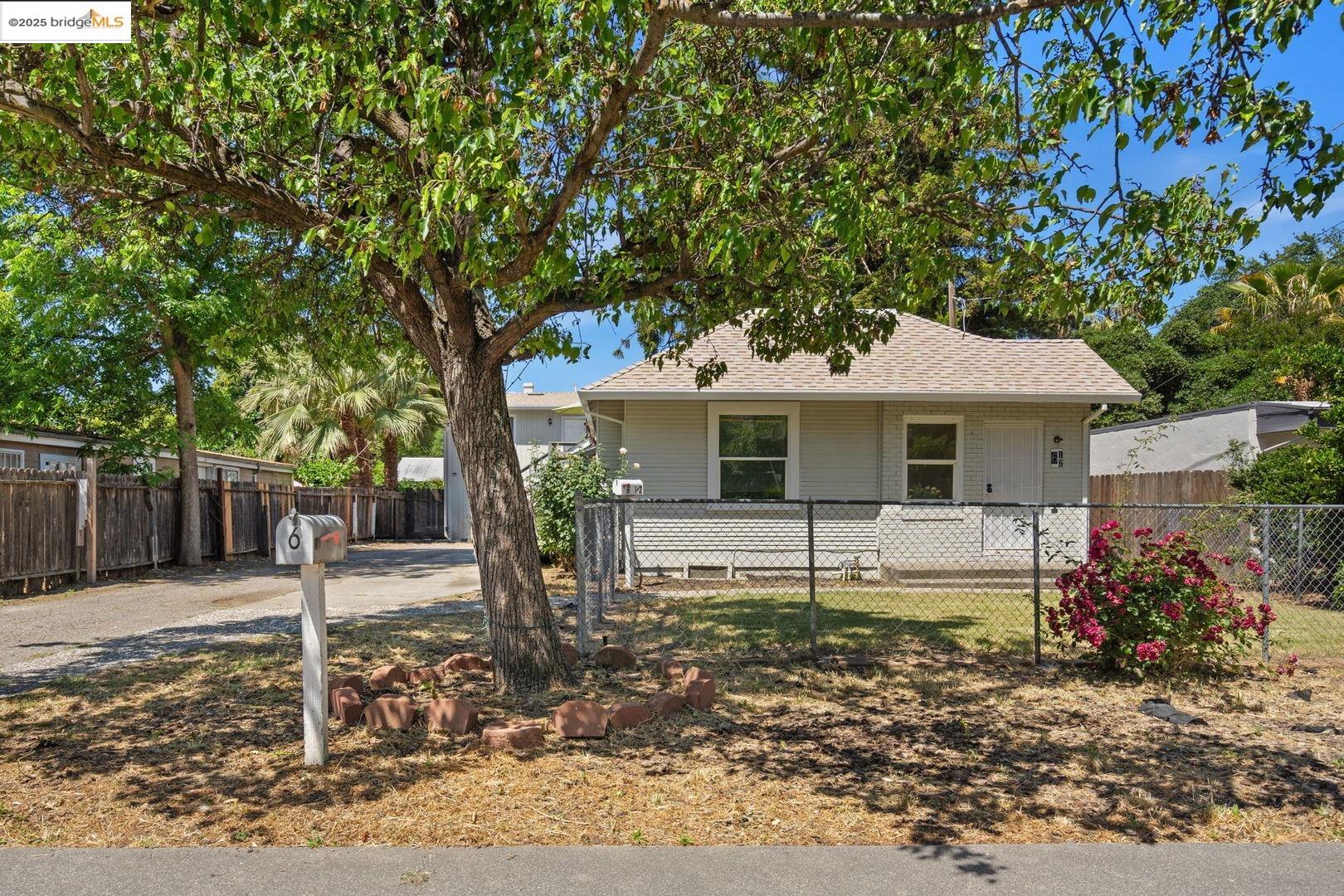 Detail Gallery Image 1 of 24 For 6 4th St, Woodland,  CA 95695 - – Beds | – Baths