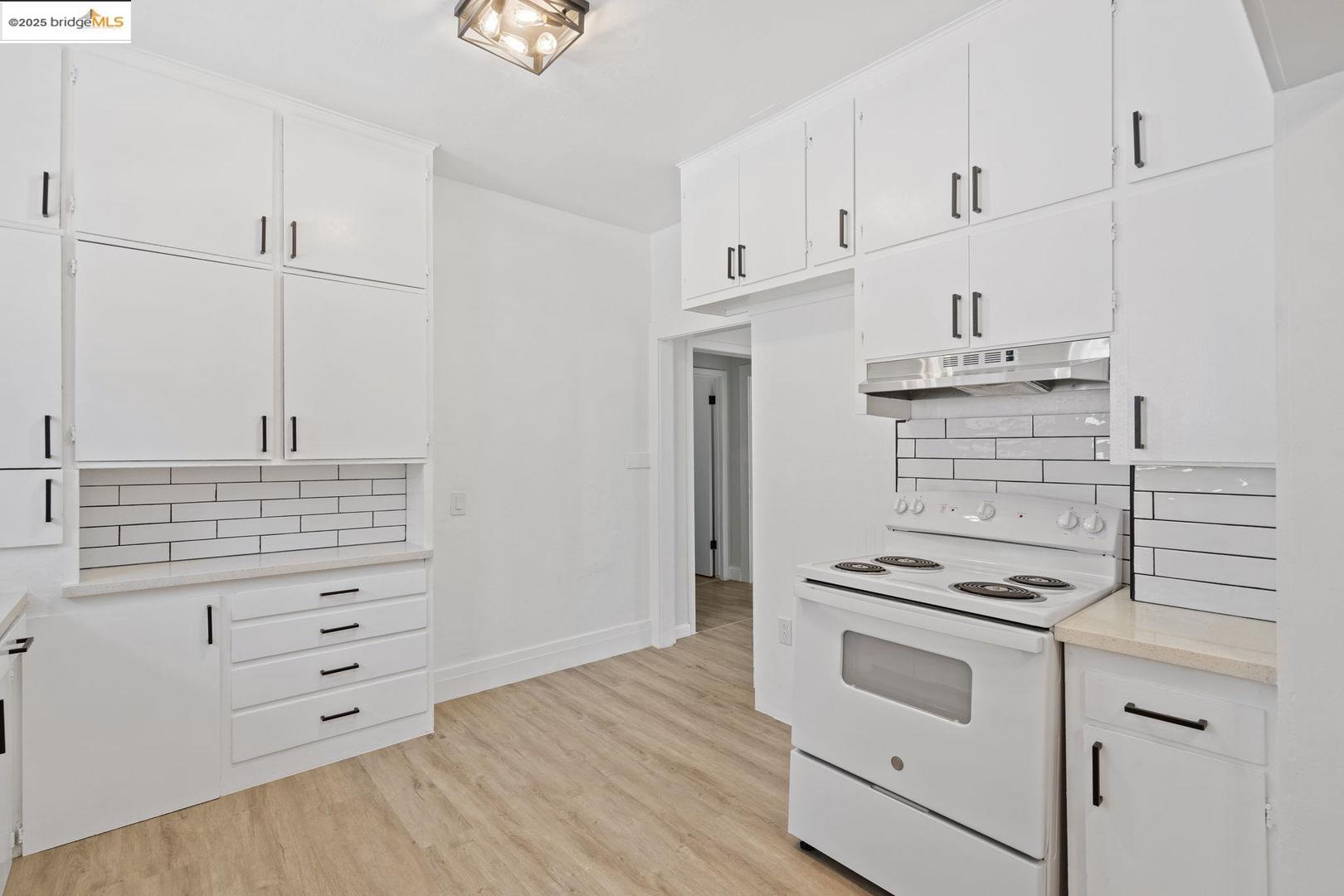 Detail Gallery Image 13 of 24 For 6 4th St, Woodland,  CA 95695 - – Beds | – Baths