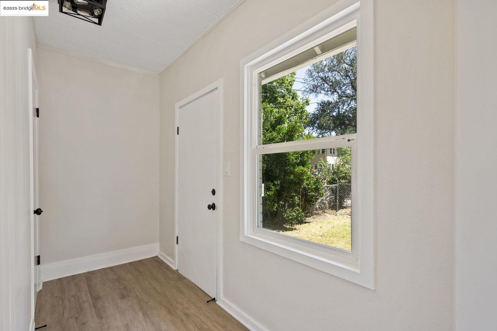 Detail Gallery Image 5 of 24 For 6 4th St, Woodland,  CA 95695 - – Beds | – Baths