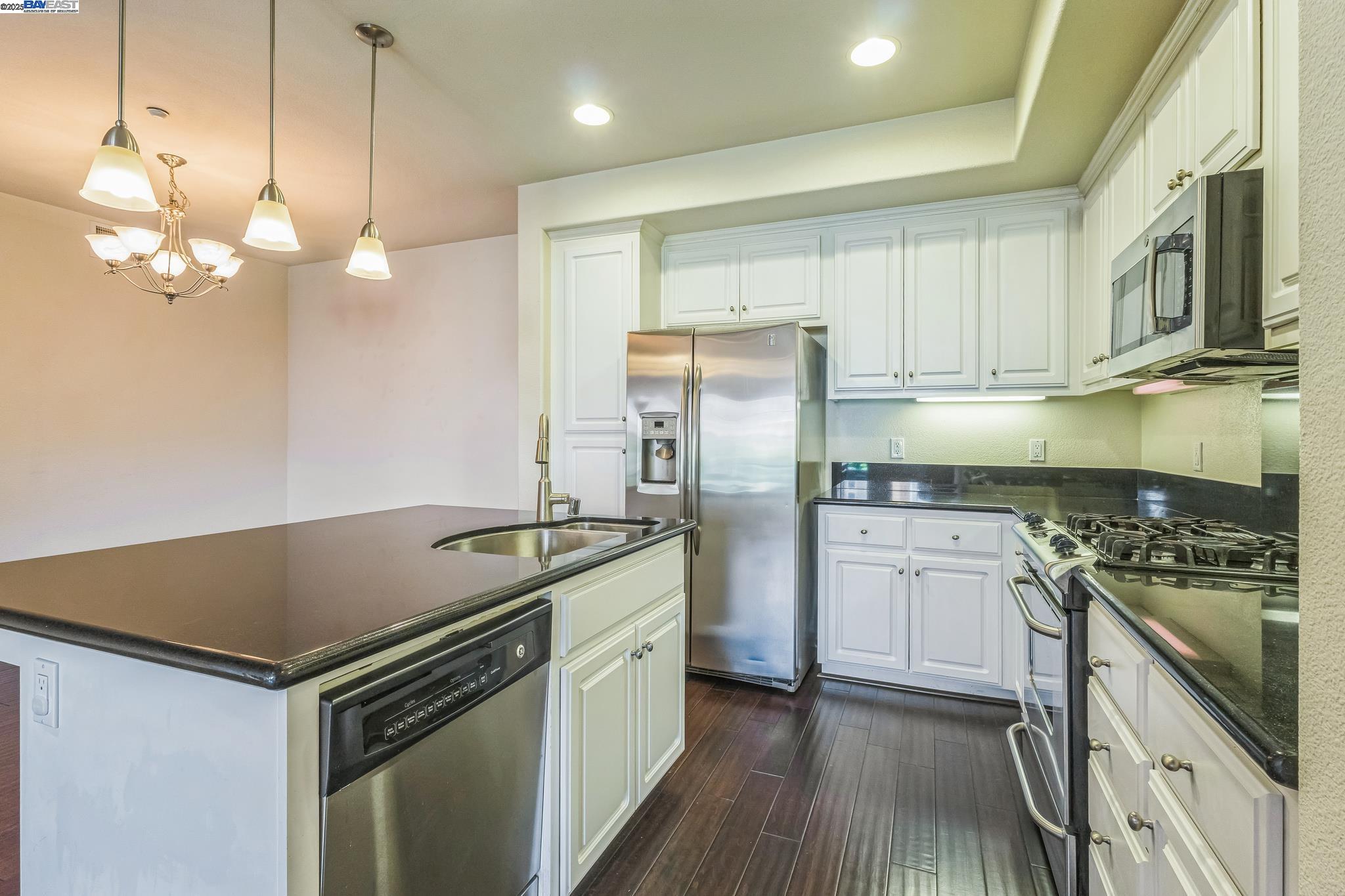 Detail Gallery Image 11 of 28 For 1837 Camino Leonor, San Jose,  CA 95131 - 2 Beds | 2 Baths